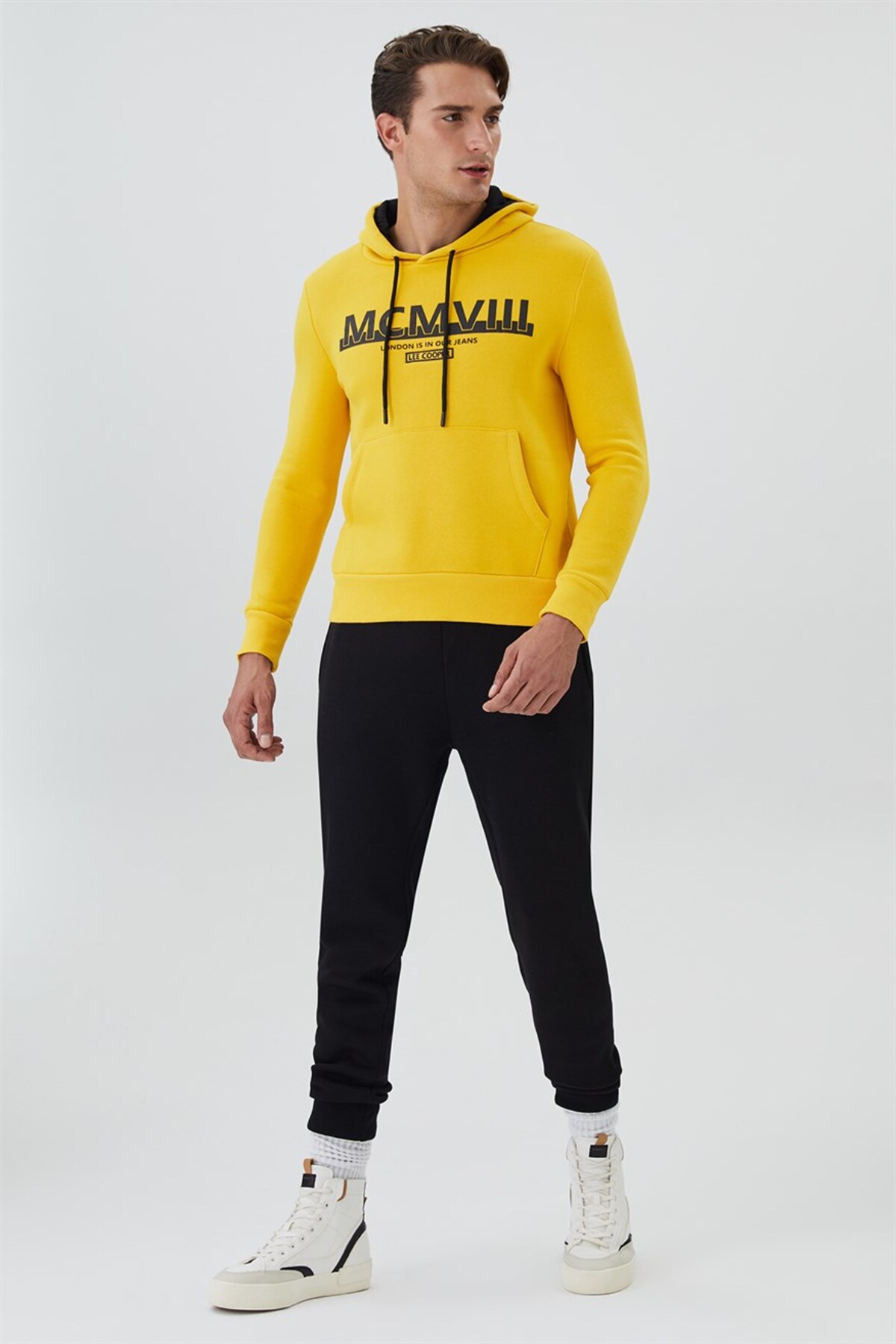 سویشرت مردانه کلاهدار Garen زرد تیره Lee Cooper