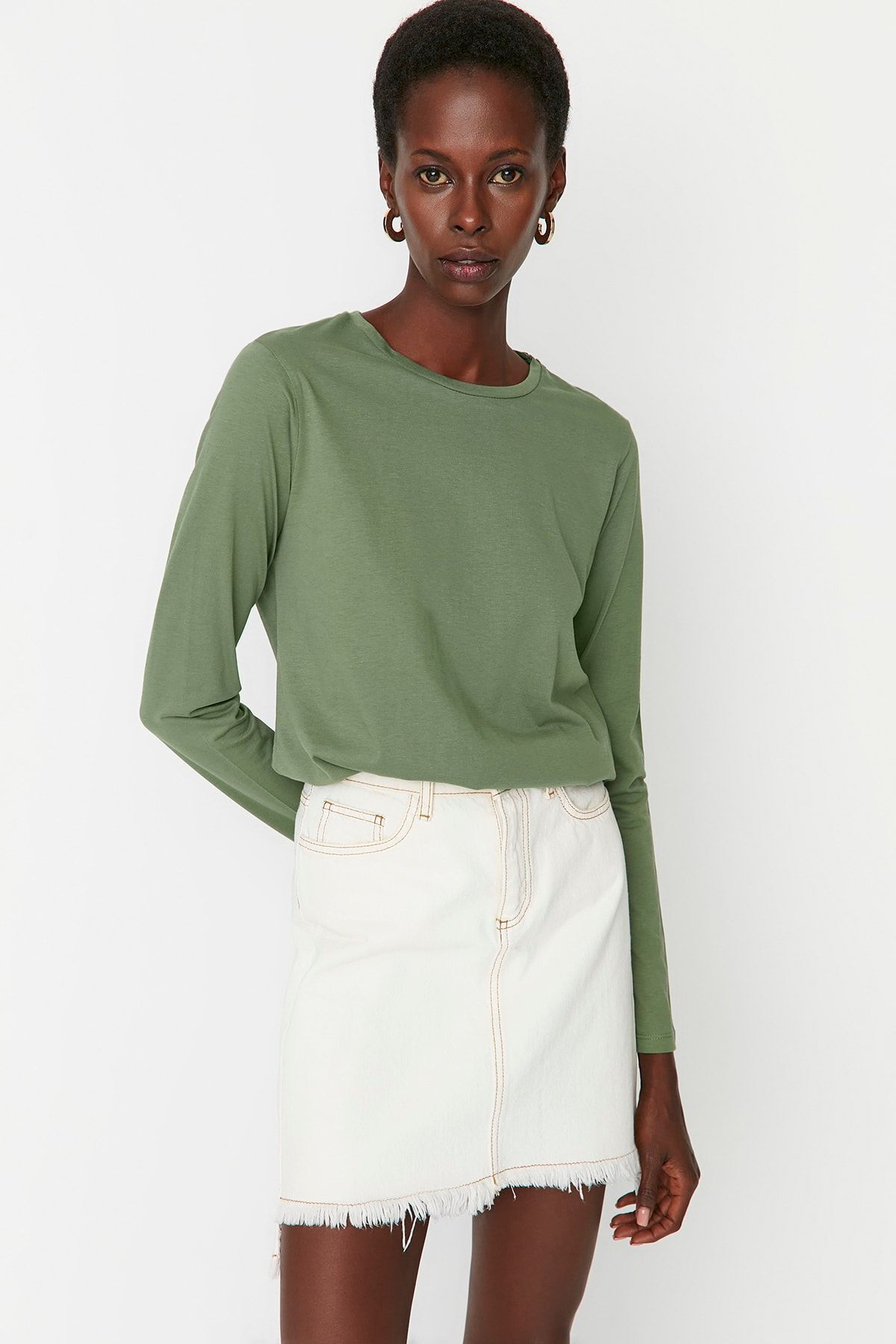 Trendyol Collection Khaki 100% bawełny Długi rękaw Okrągły dekolt Regular/Normal Fit Basic Dzianinowa Koszulka T-shirt TWOAW21TS0098