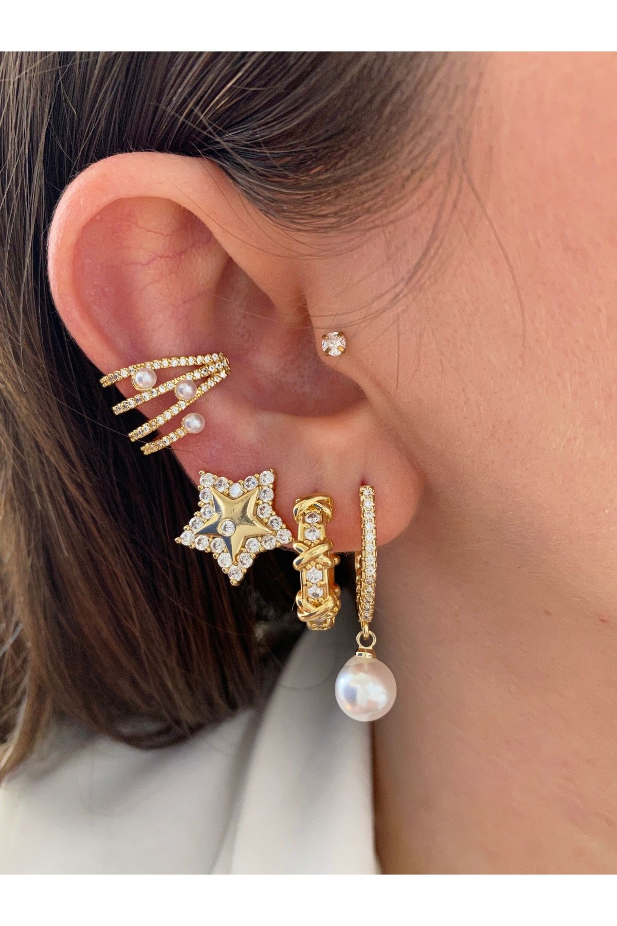 Pinery Jewels-4 صفوف من أقراط غضروف الأذن النسائية المرصعة باللؤلؤ 3