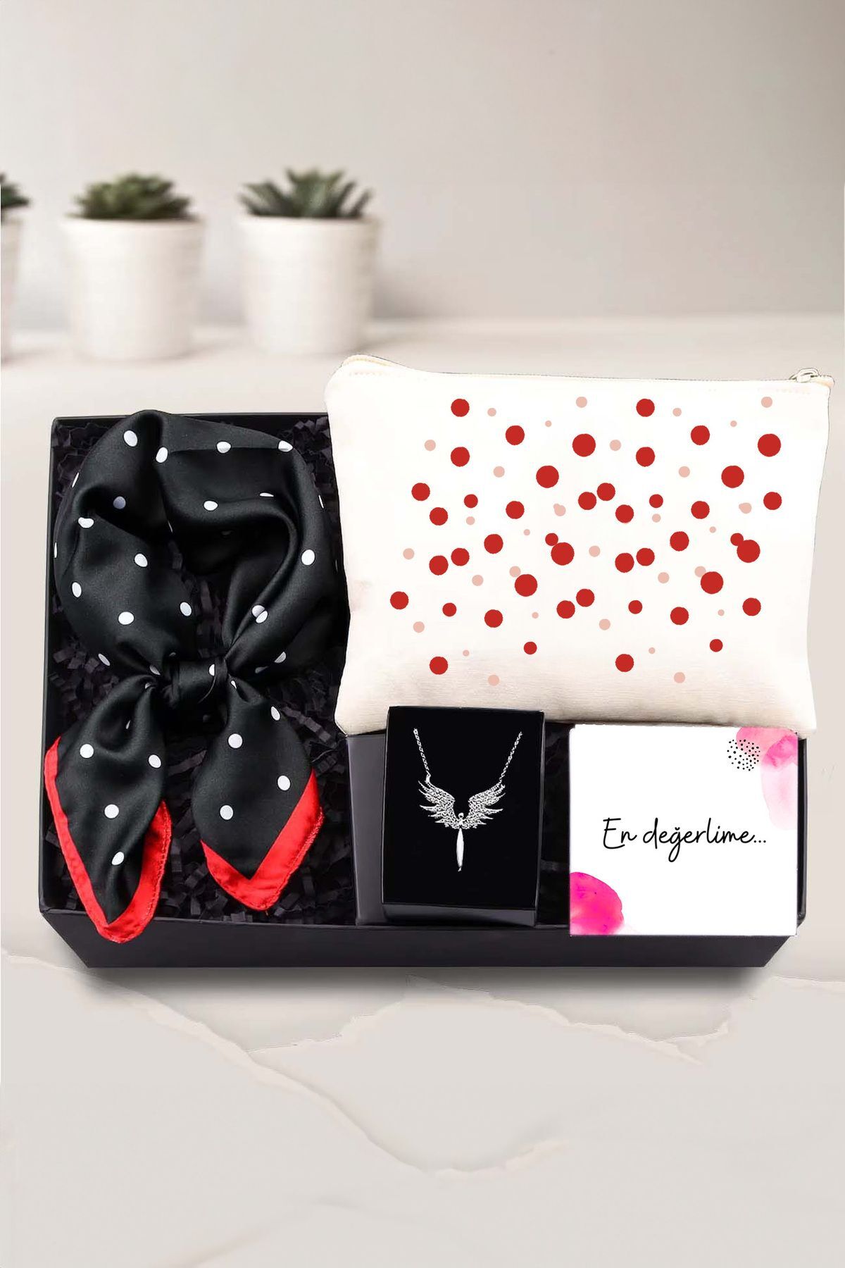 Trendmiya El Çantası & Kırmızı Siyah Renk Puantiyeli Fular & Gümüş Renk Mikail Melek Kolye Hediye Seti
