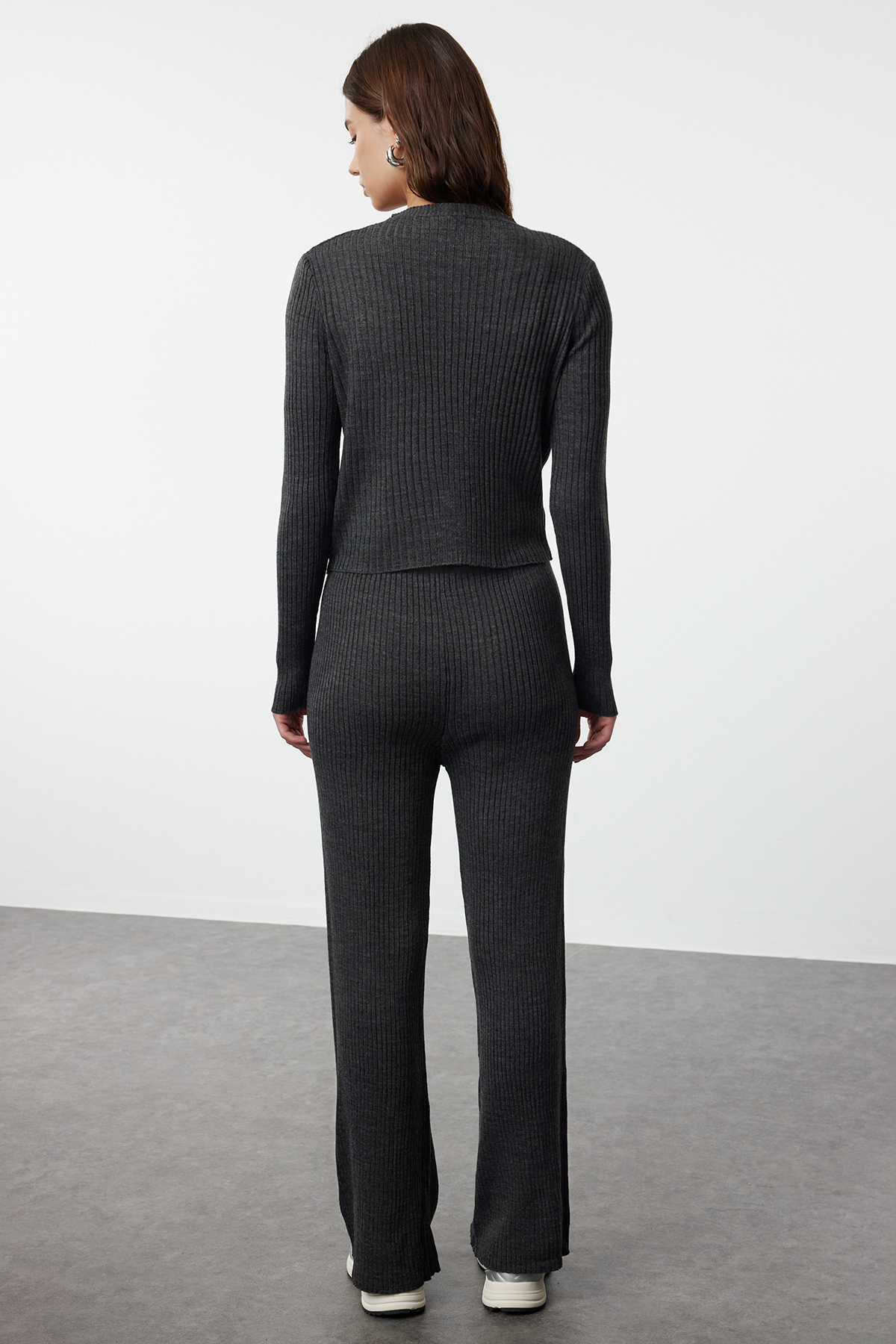 Trendyolmilla  Antrasit Fitillli Bluz Hırka Pantolon Triko Alt-Üst Takım TWOAW22AU0006 - Görsel 5
