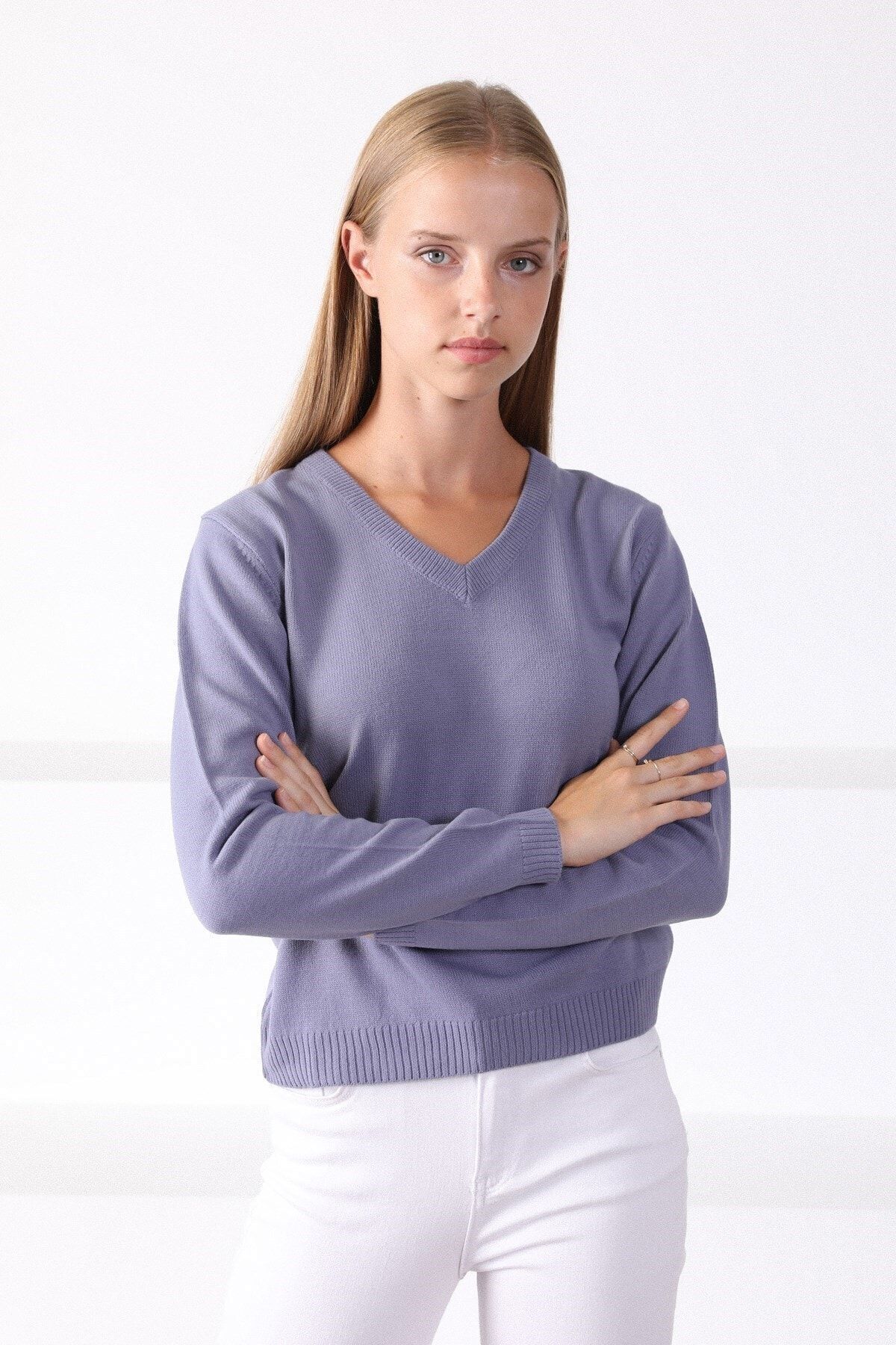 Ferraro-Women's Lilac V-Neck Knitwear Sweater 1