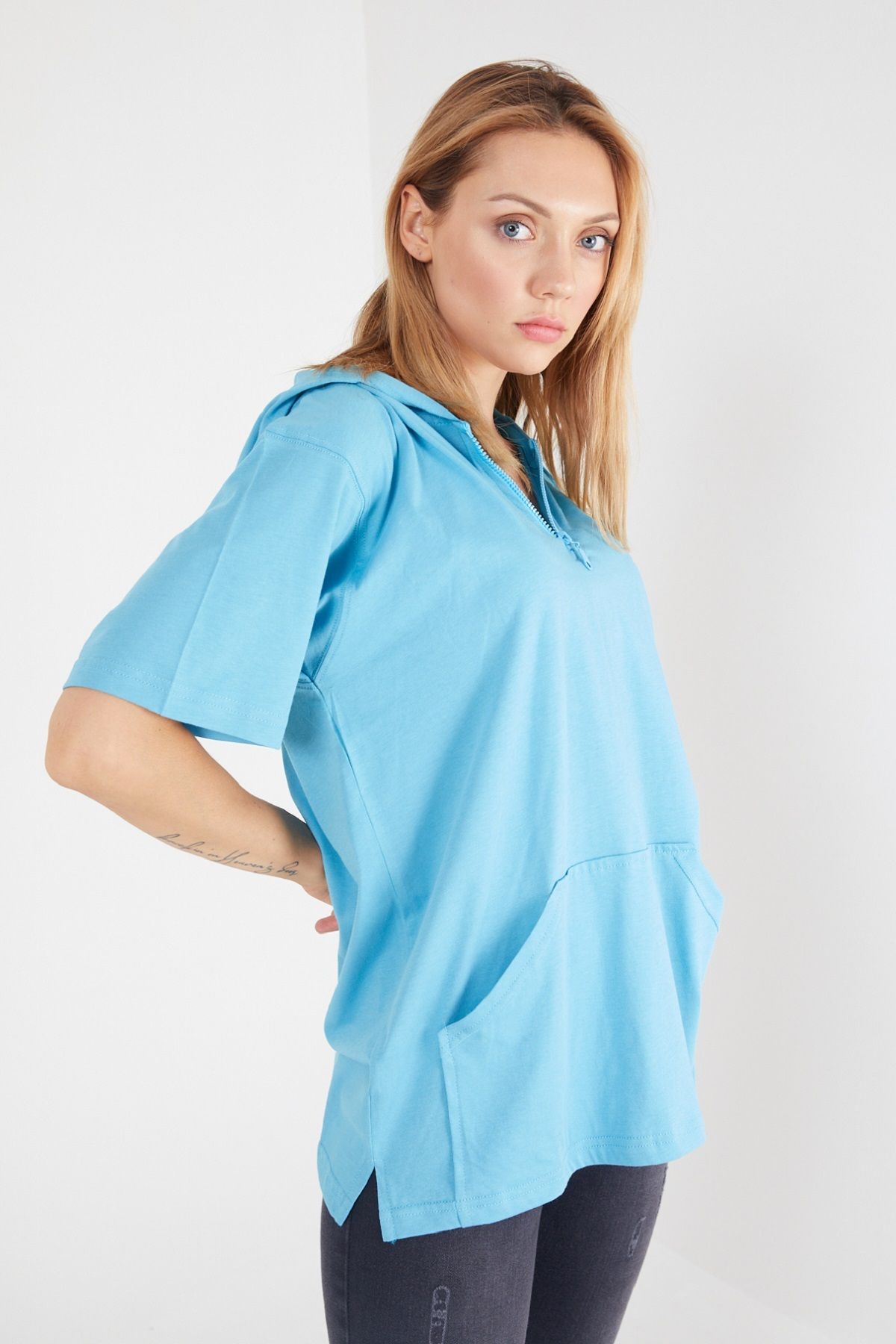 Sporting-Turquoise Hooded Comfortable Women's T-shirt - Kangaroo Pocket, Short Sleeve 4