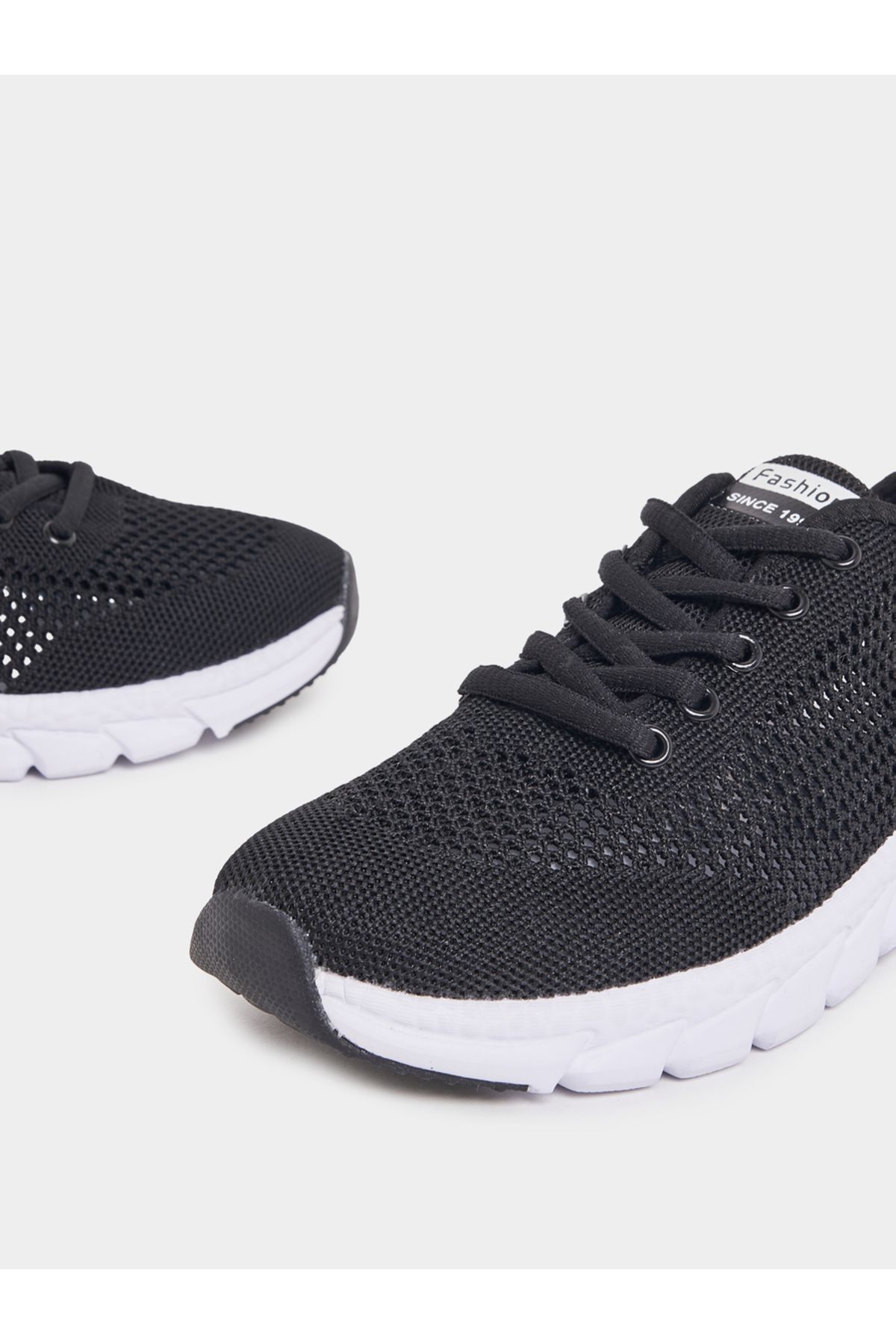 Styli-Mesh Design Lace-Up Sneakers 4