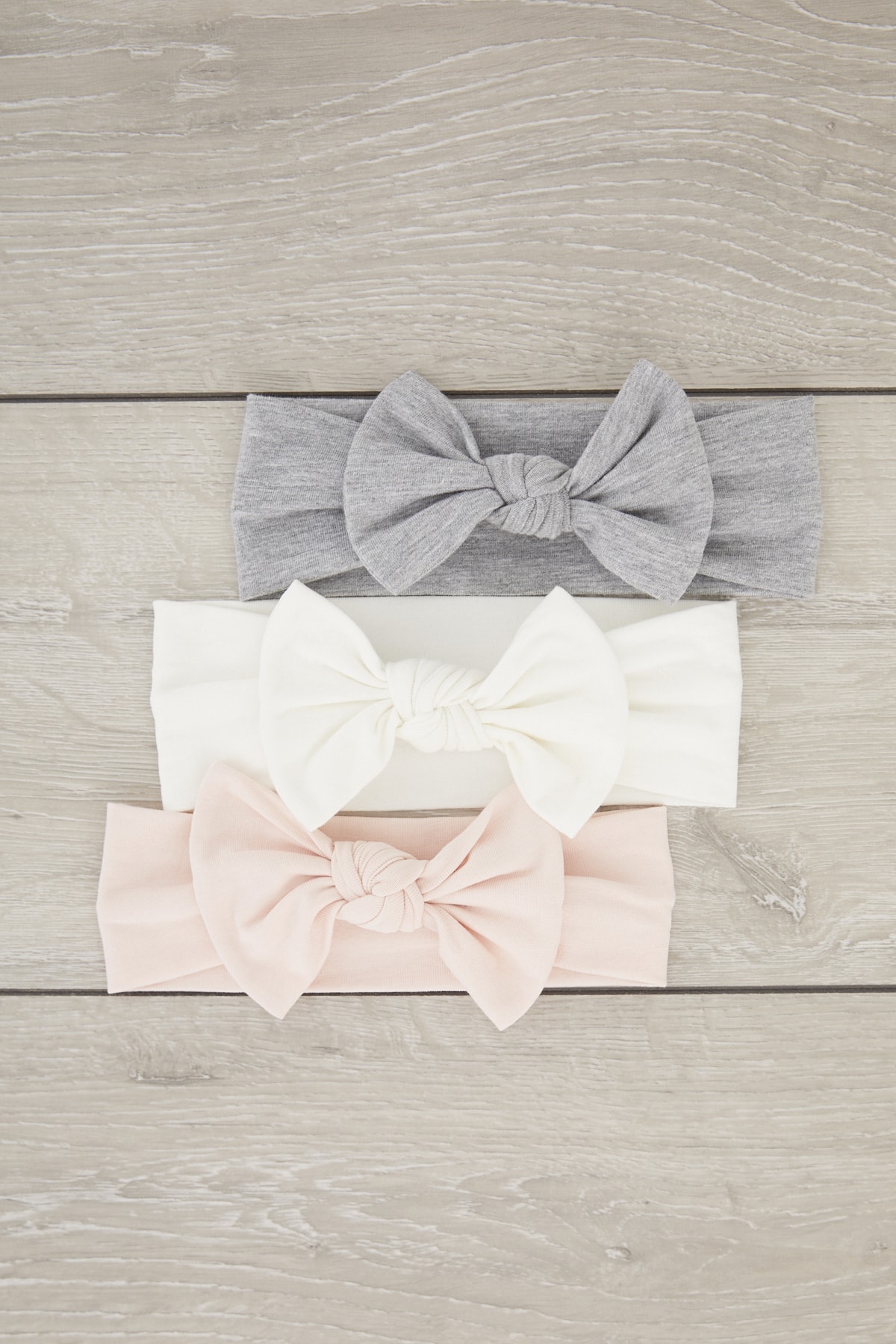 Babygiz El Yapımı Yumuşak Fiyonk Bağlamalı Doğal %100 Pamuklu Penye 3'lü Bebek Çocuk Kız Bandana Seti fotoğrafı 2 (önizleme)