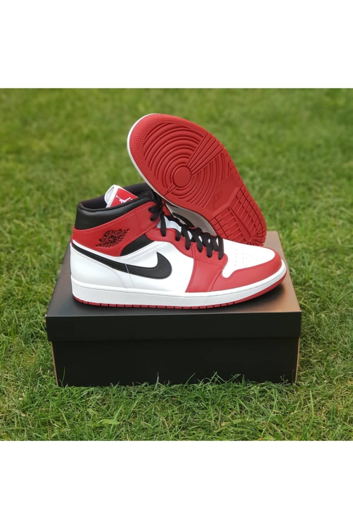 jordan 1 mid chicaguinho