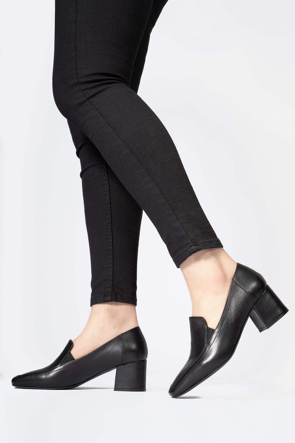 CZ London Hakiki Deri Kadın Günlük Ayakkabı Küt Burun Klasik Düz Makosen