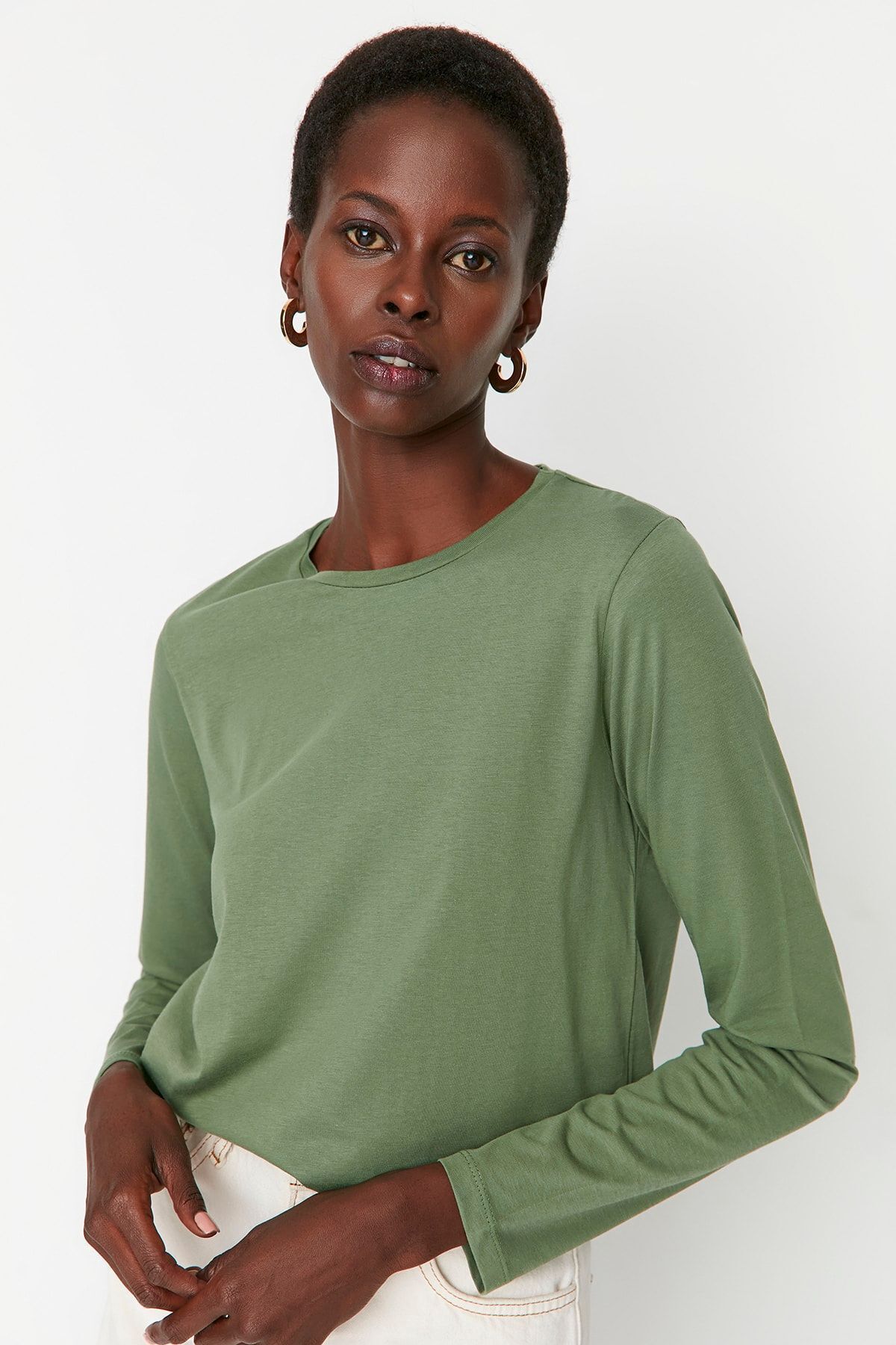 Trendyol Collection Khaki 100% bawełny Długi rękaw Okrągły dekolt Regular/Normal Fit Basic Dzianinowa Koszulka T-shirt TWOAW21TS0098