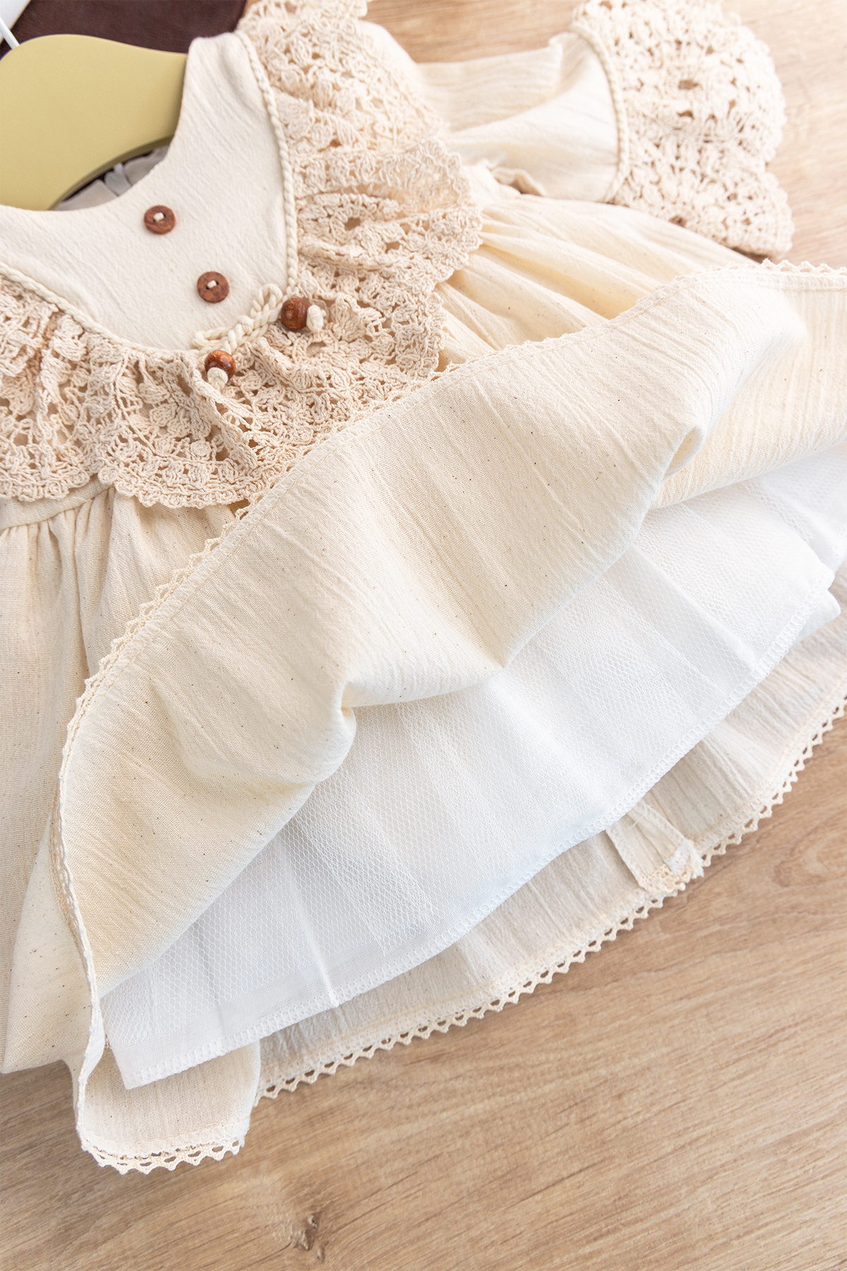 Babymod Dantel Detaylı Dokuma Kumaş Krem Kız Bebek Elbise fotoğrafı 5 (önizleme)