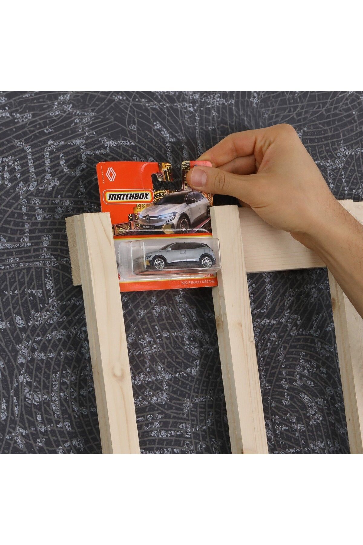 Regular Kart Rafı, Doğal Ahşap Regular Kart Sergileme Vitrini, Kutusunda Card Oyuncak Araba rafı