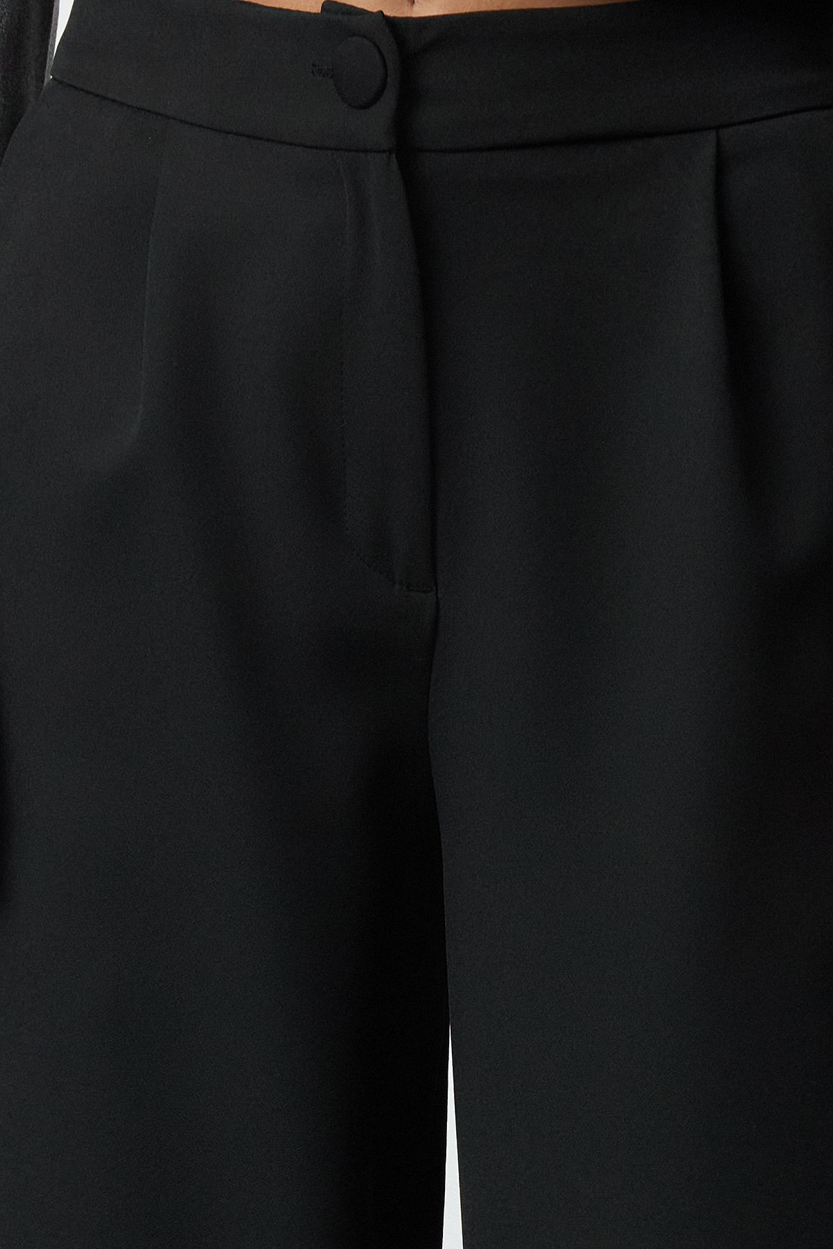 Trendyol Collection-Schwarze Stoffhose mit weitem Bein und Falten – TWOSS21PL0189 14