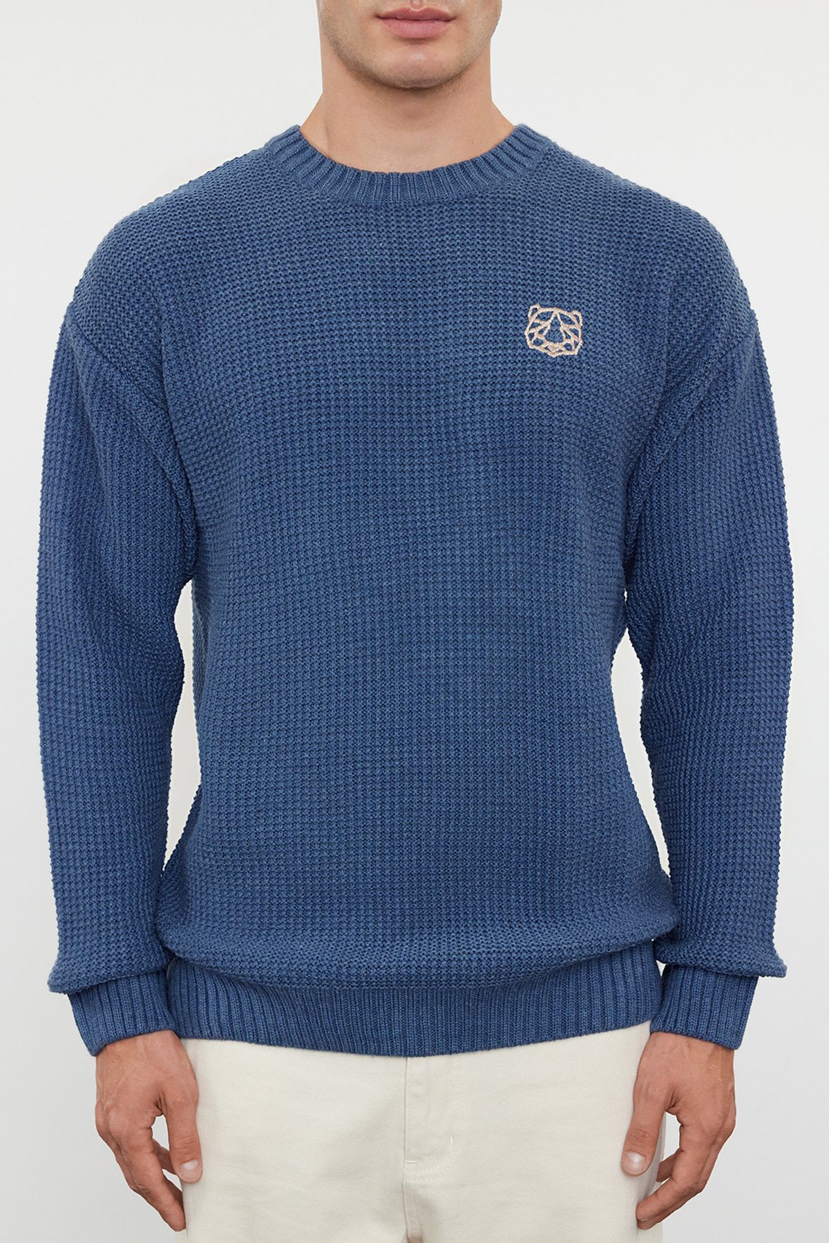 Trendyol Collection-Πουλόβερ Indigo Oversize Crew με υφή TMNAW24KZ00032 9