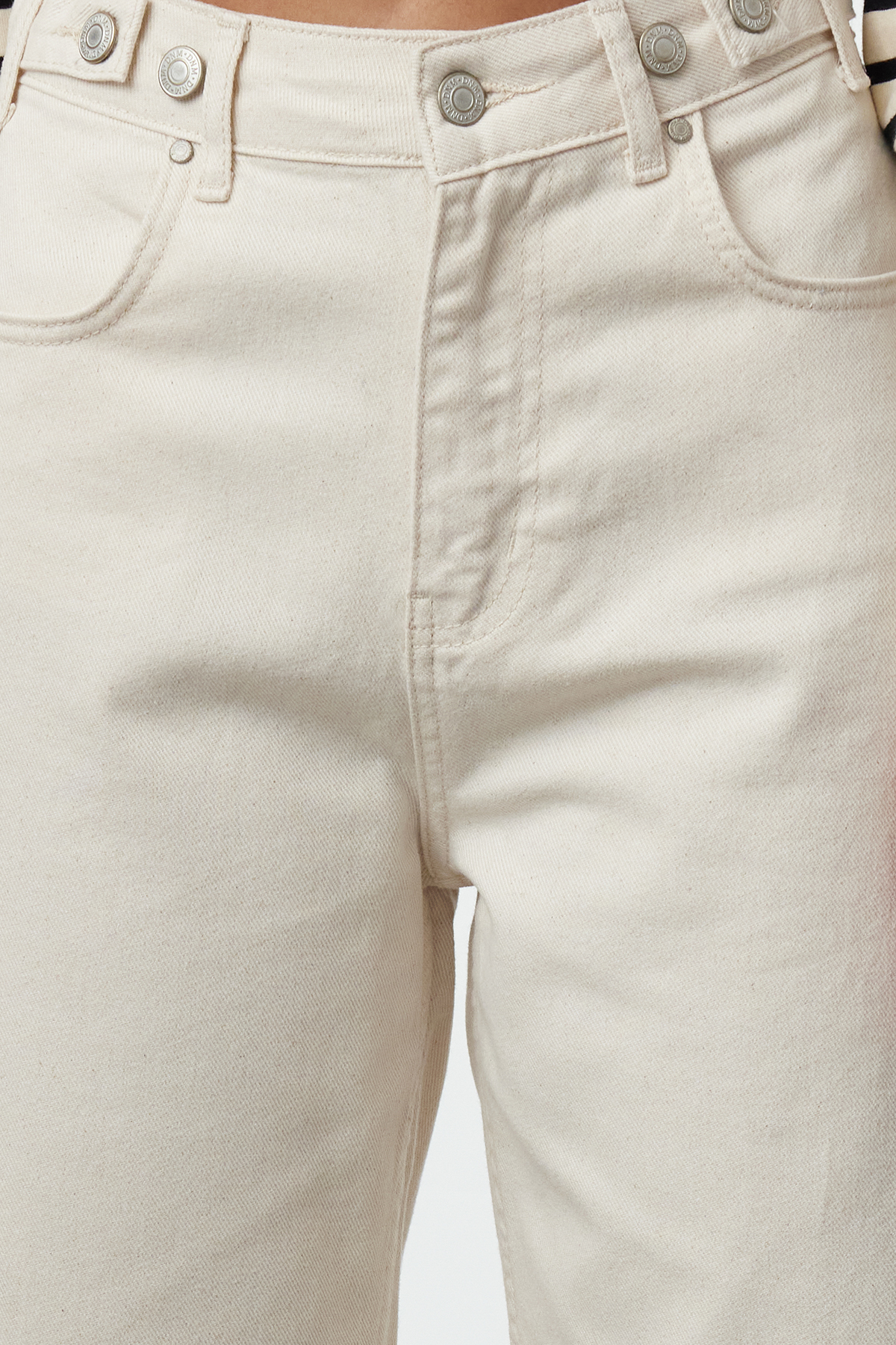 Trendyol Collection Ecru Taillendetaillierte Hose mit hoher Taille und weitem Bein TWOAW25JE00039