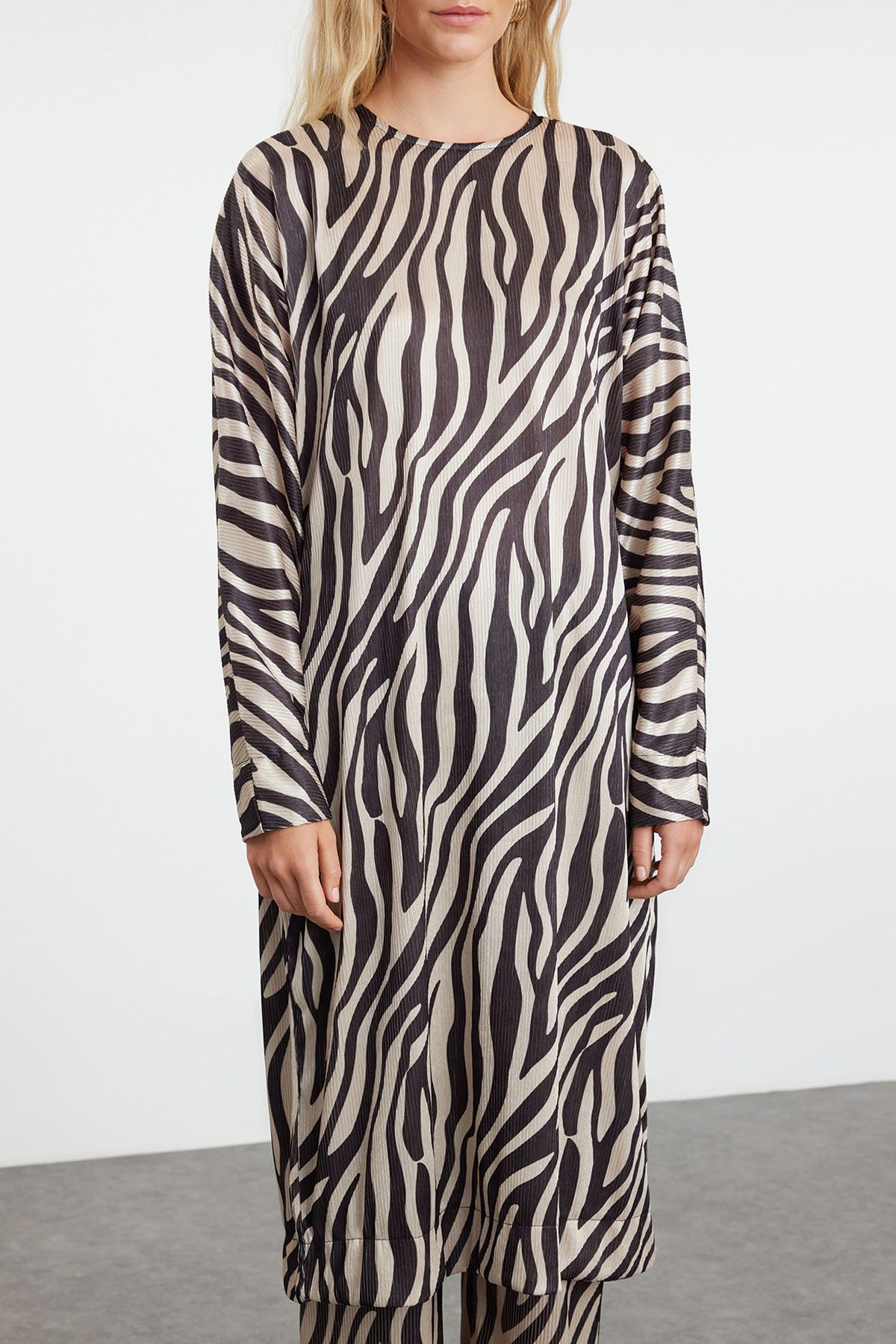Trendyol Modest-Beige Long Tunic and Top Set with Zebra Pattern - TCTSS24US00090 3