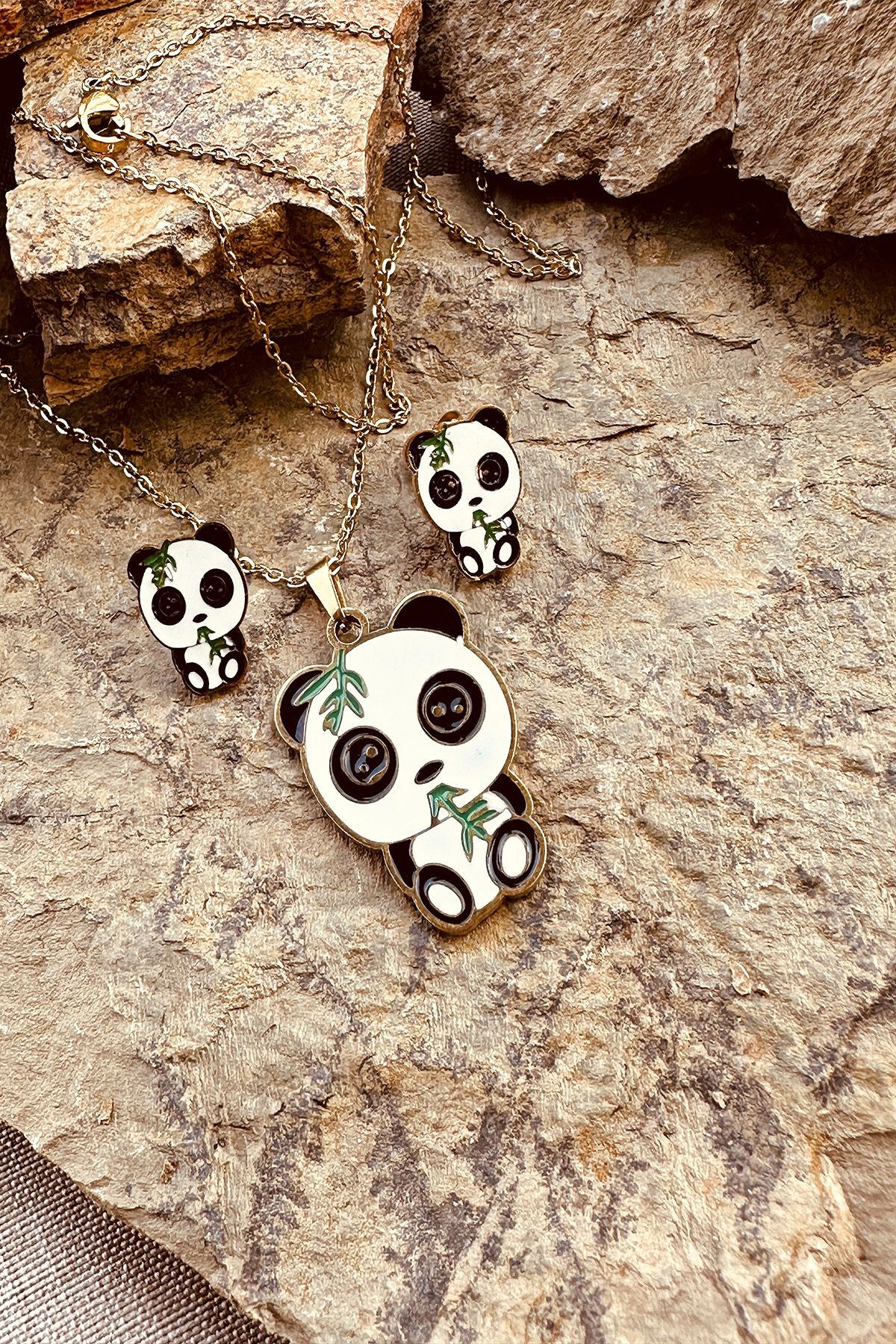 MOONİ ACCESSORİES Çelik Şaşkın Panda Tasarım Altın Gold Renk Paslanmaz Zincir Kolye Küpe Set