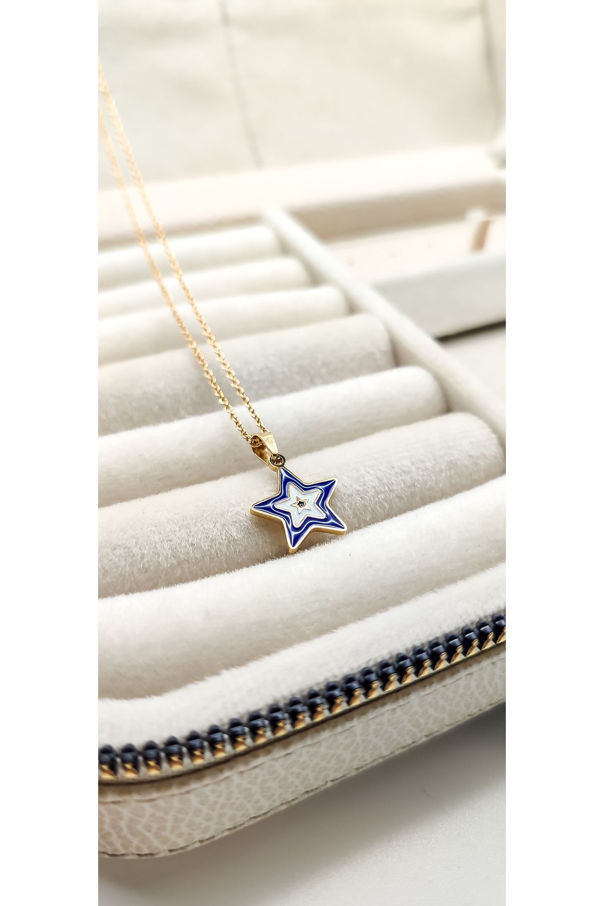 Minimal Yıldız Desenli 14 Ayar Altın Kaplama Çelik Kolye 2 Yıl Garanti Belgeli