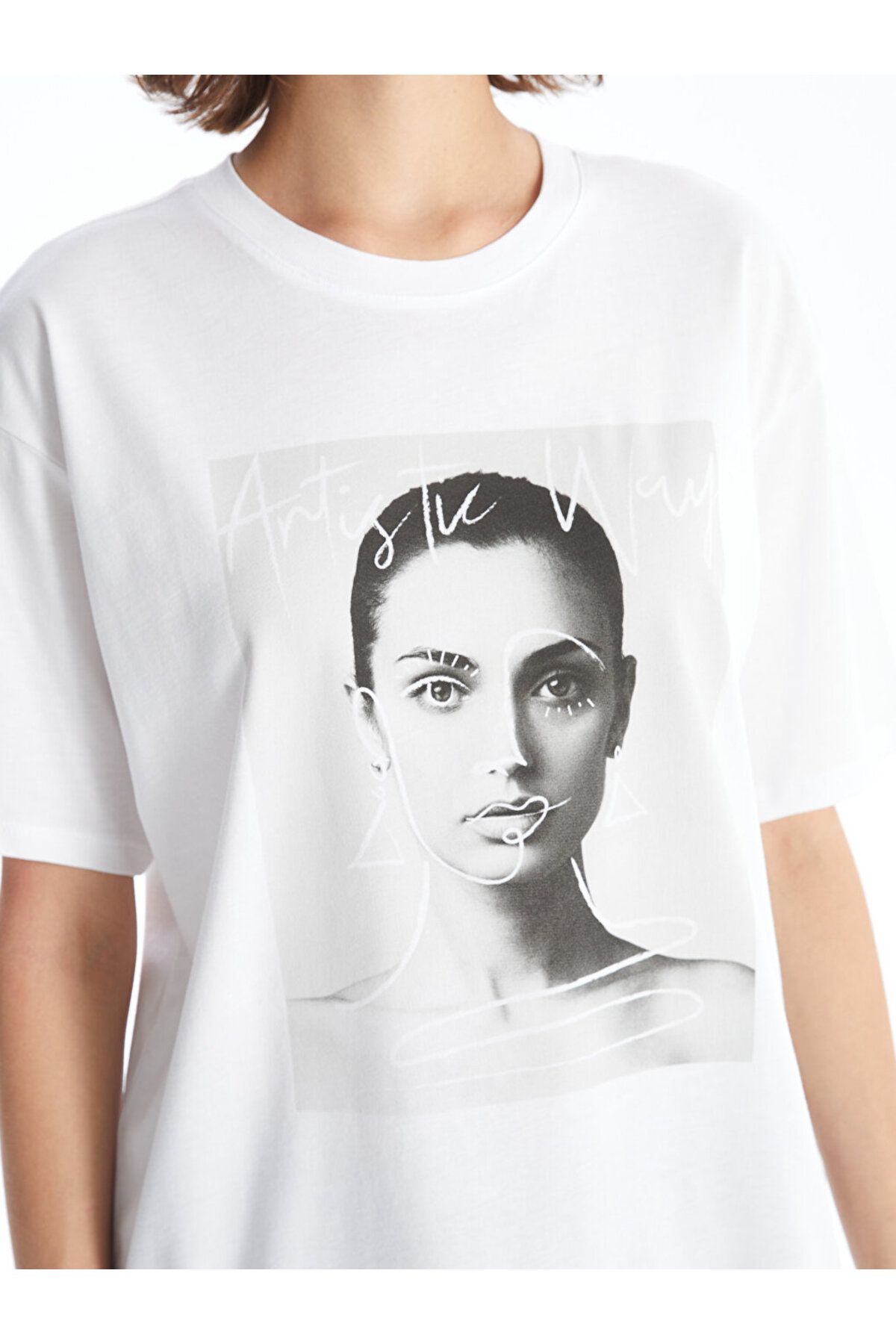 LC Waikiki-Tricou supradimensionat pentru damă - decolteu, imprimat, mânecă scurtă 3