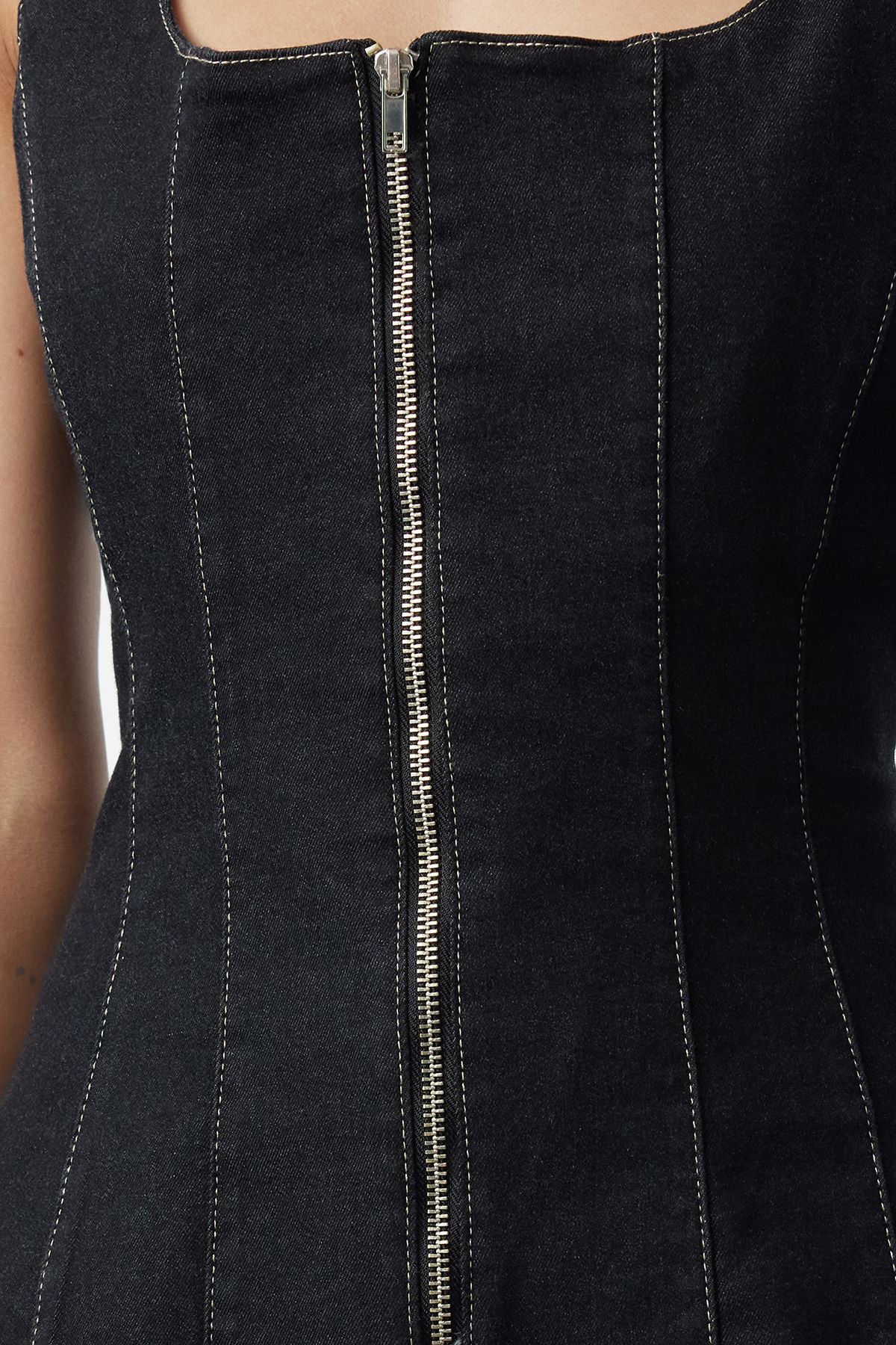 Trendyol Collection-Чорна джинсова блузка на блискавці з квадратним вирізом TWOAW25BZ00005 3