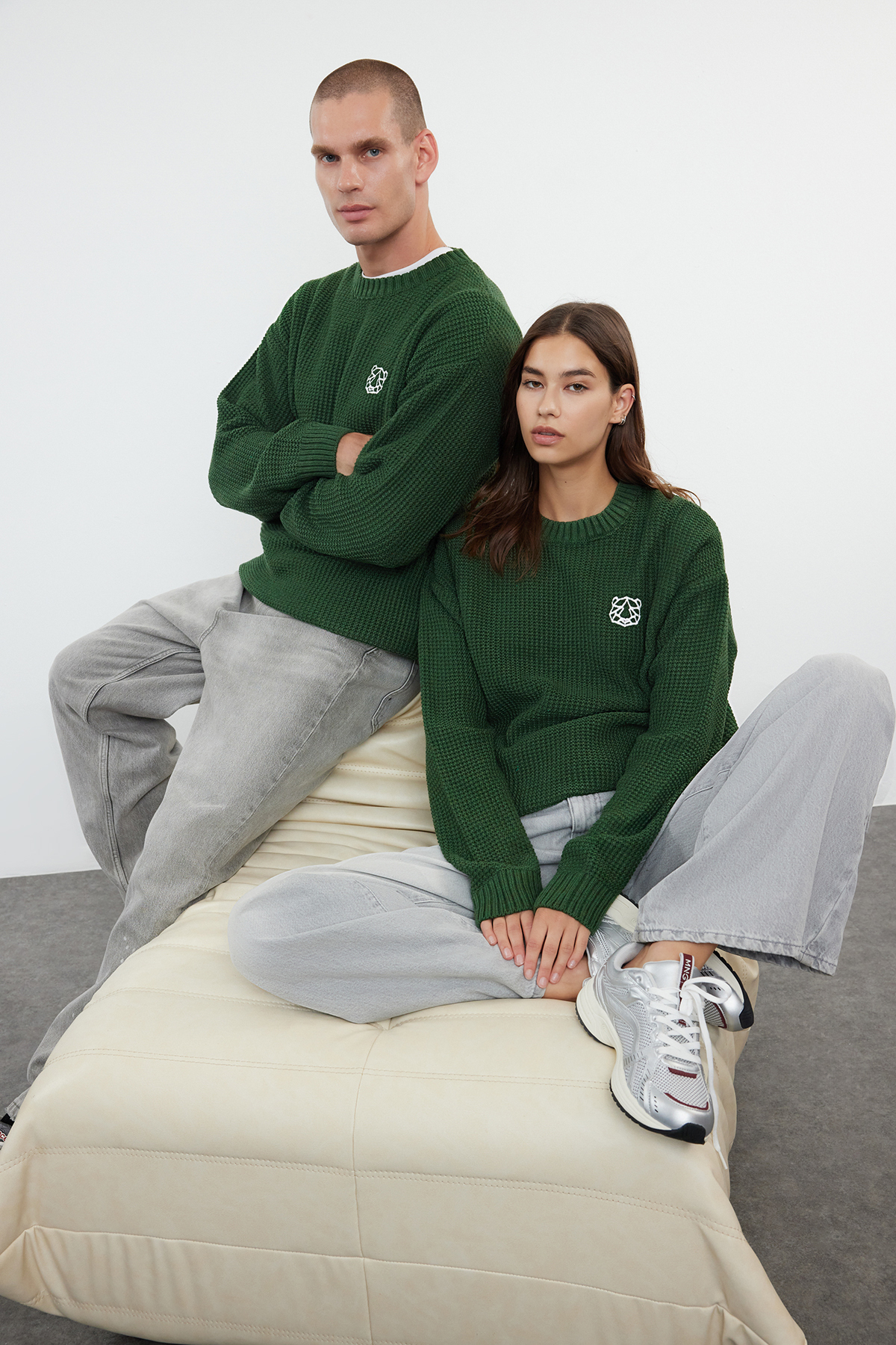 Trendyolmilla Man Haki Oversize Bisiklet Yaka Dokulu Triko Kazak TMNAW24KZ00032