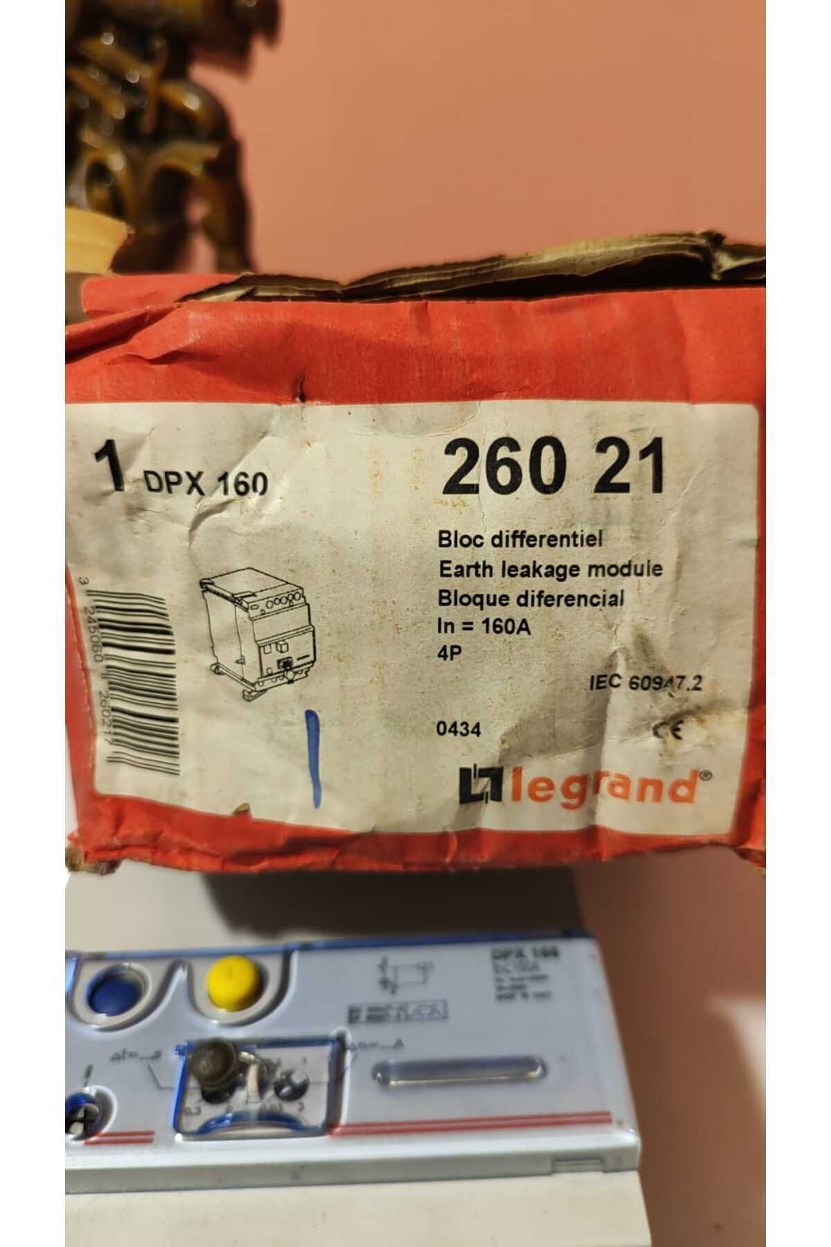 Legrand-DPX 160 4P Lower Leakage Current Block 4