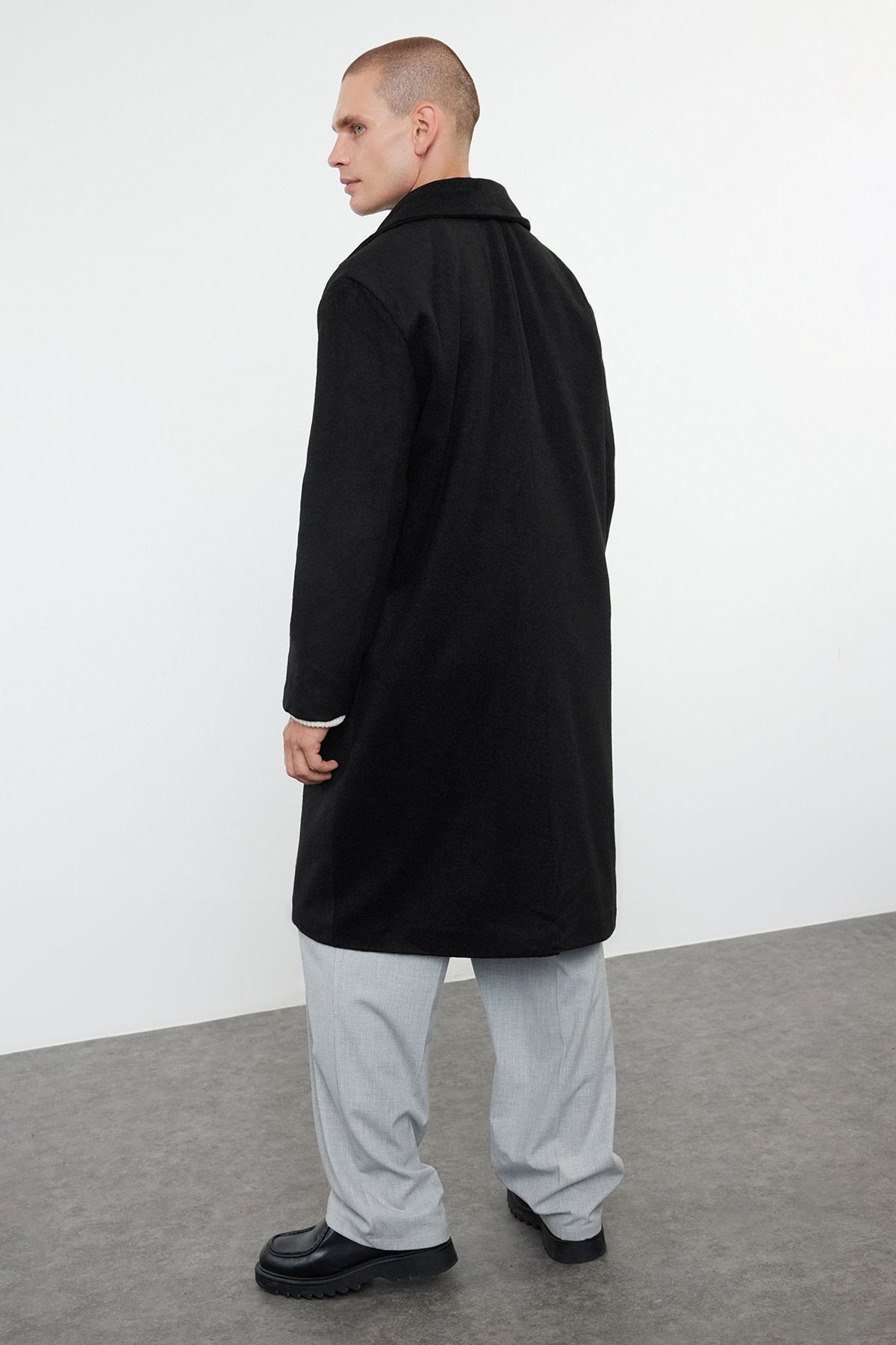 Trendyol Collection-Ανδρικό Oversize χειμερινό παλτό με γραμματόσημα - Μάλλινο ανάμεικτο μαύρο TMNAW25KB00004 5