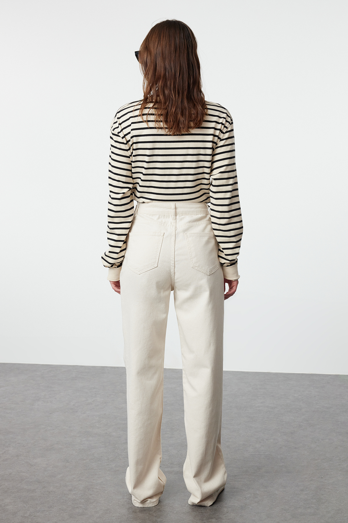 Trendyolmilla  Ekru Bel Detaylı Yüksek Bel Wide Leg Geniş Paça %100 Pamuk Non-Stretch Jeans TWOAW25JE00039 - Görsel 5