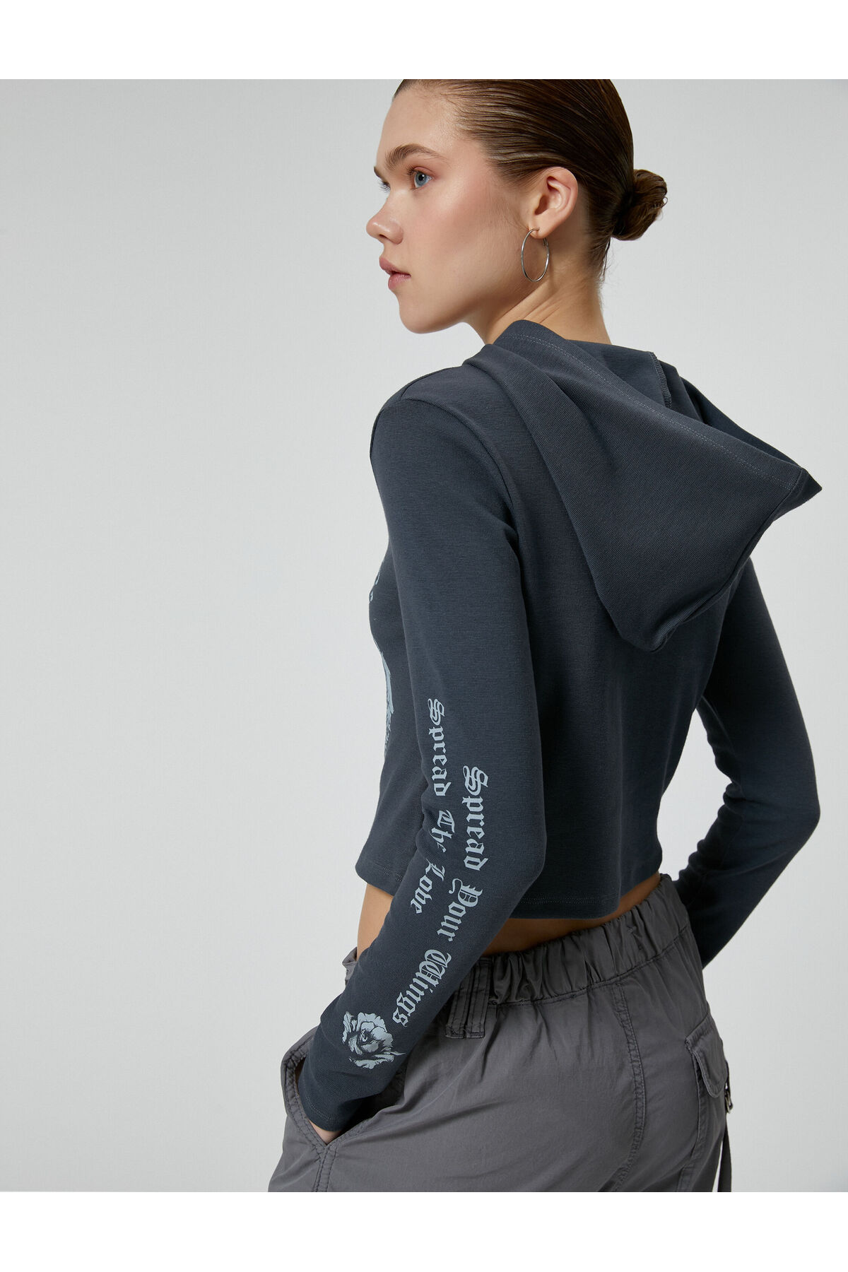 KOTON Crop Top Manica Lunga Donna – Scollo A Costine – Maglietta Ciclismo – Colore Nero, Taglia XS
