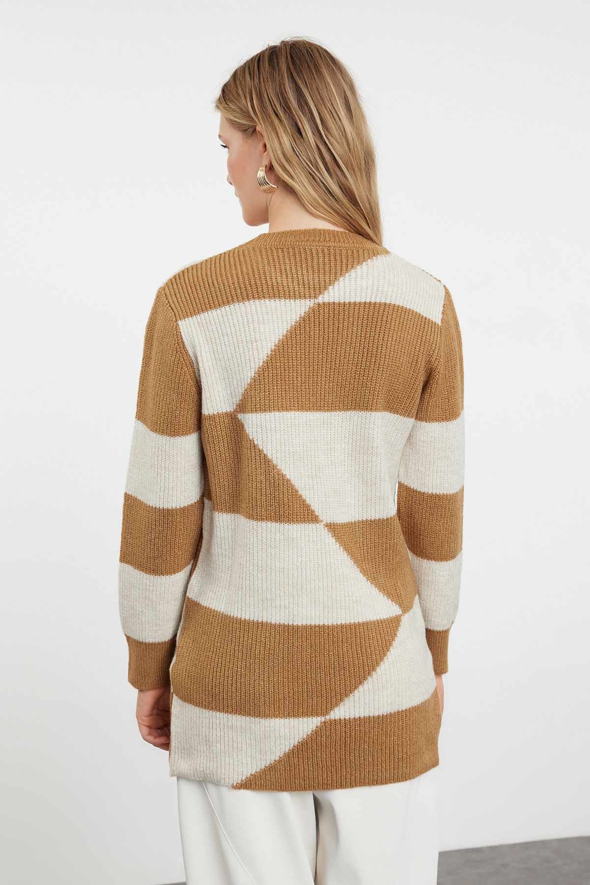 Trendyol Modest-М'який текстурований светр з верблюжого трикотажу Салоніки Orgu Block Pattern TCTAW25AK00005 5