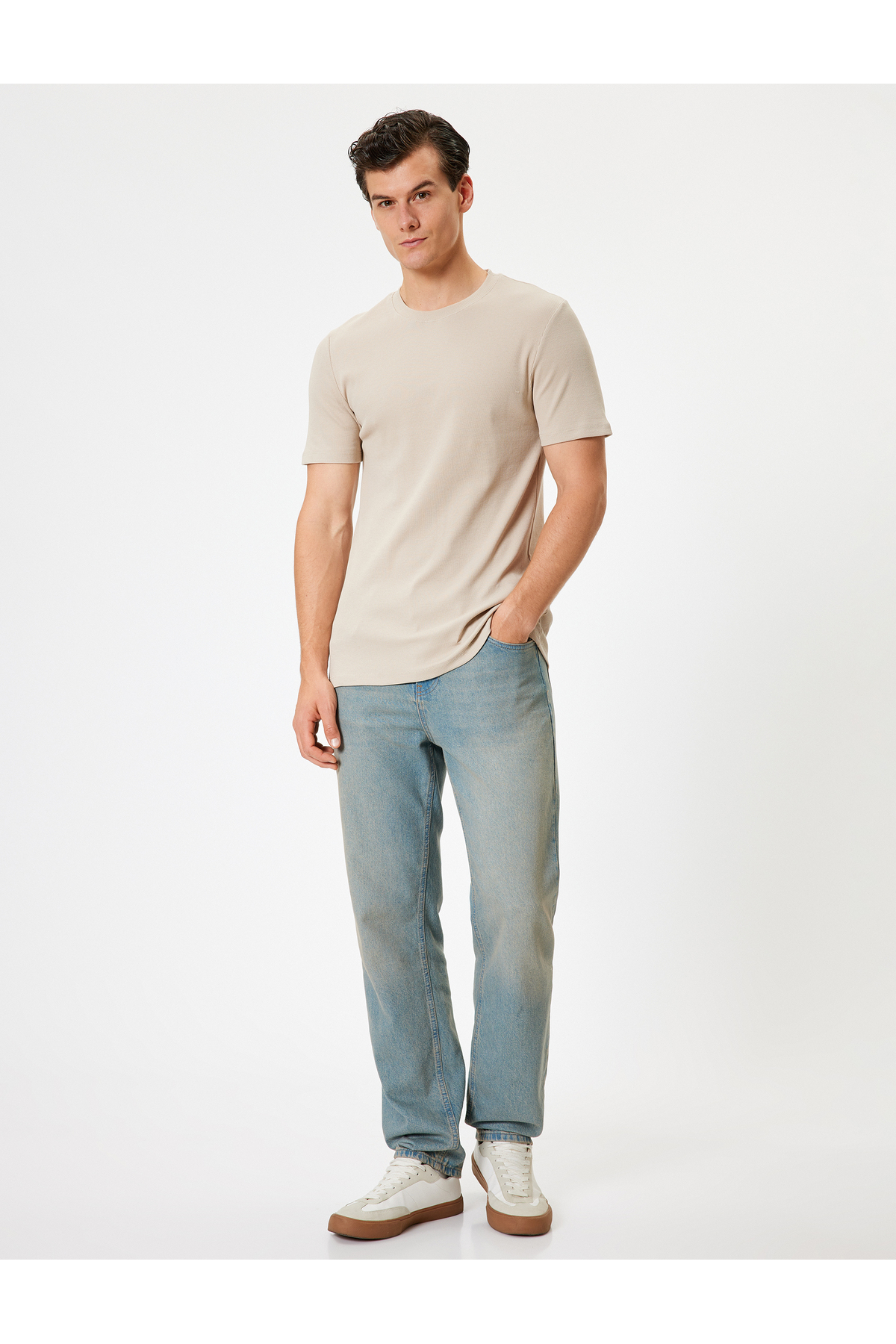 تیشرت اسلیم فیت یقه خدمه آستین کوتاه پایه