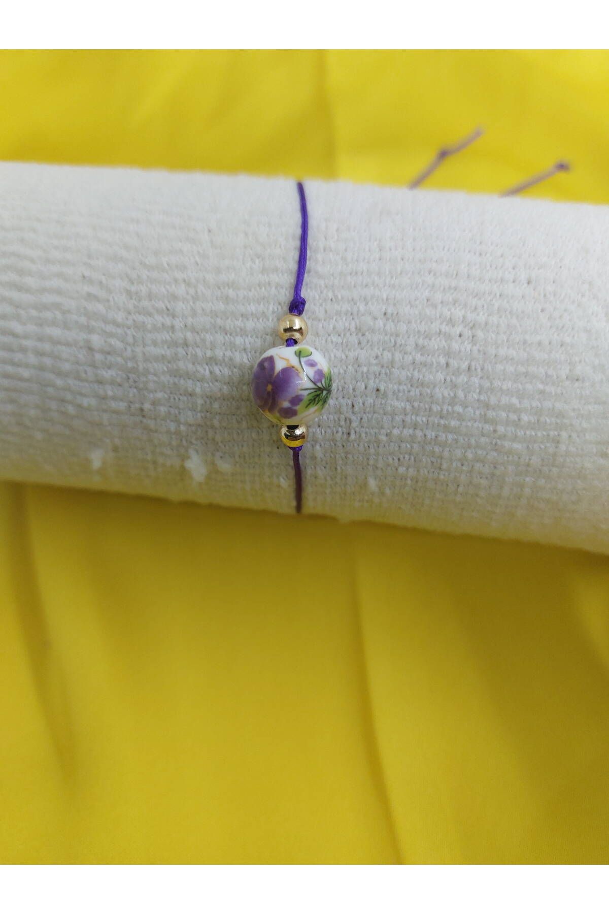 Demeter-Glass Macrame Rose Motif Bracelet 2