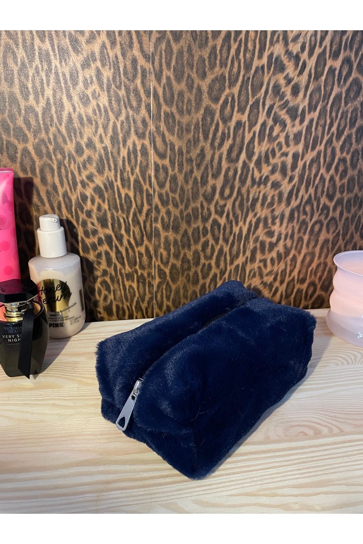 کیف آرایش مخملی آبی شب / کیف آرایش مخملی آبی سرمه ای (20*10) fluffy