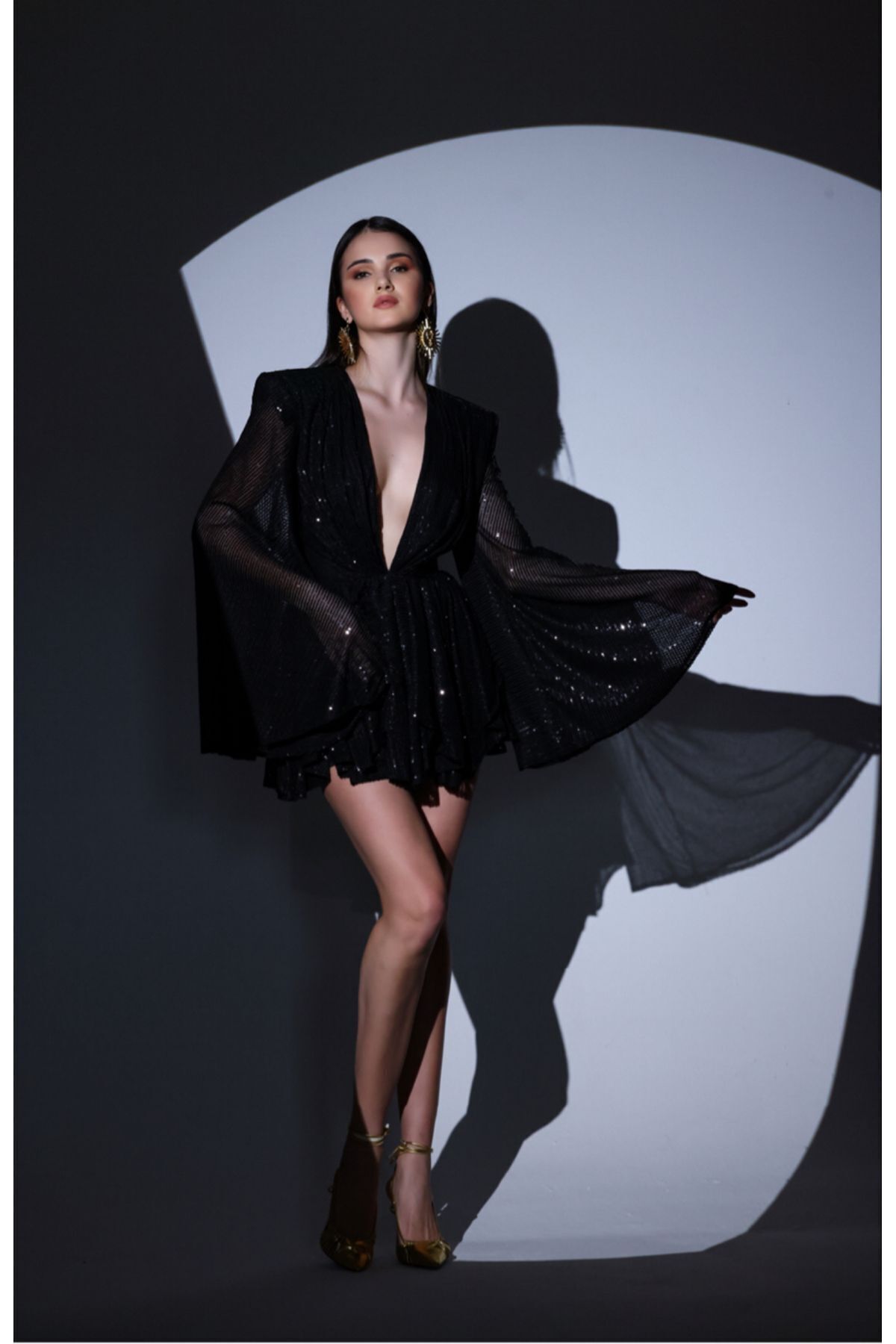 https://cdn.dsmcdn.com/ty1434/product/media/images/prod/QC/20240723/10/581a8779-d1eb-31dc-a012-3215b96a682c/1_org_zoom.jpg