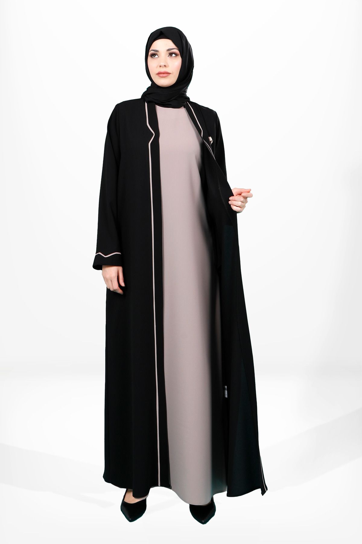 مانتو و عبای پوشیده زنانه آهنگ های تفصیلی BROOCH رنگ سیاه باینری ABAYA 3983 Beyza