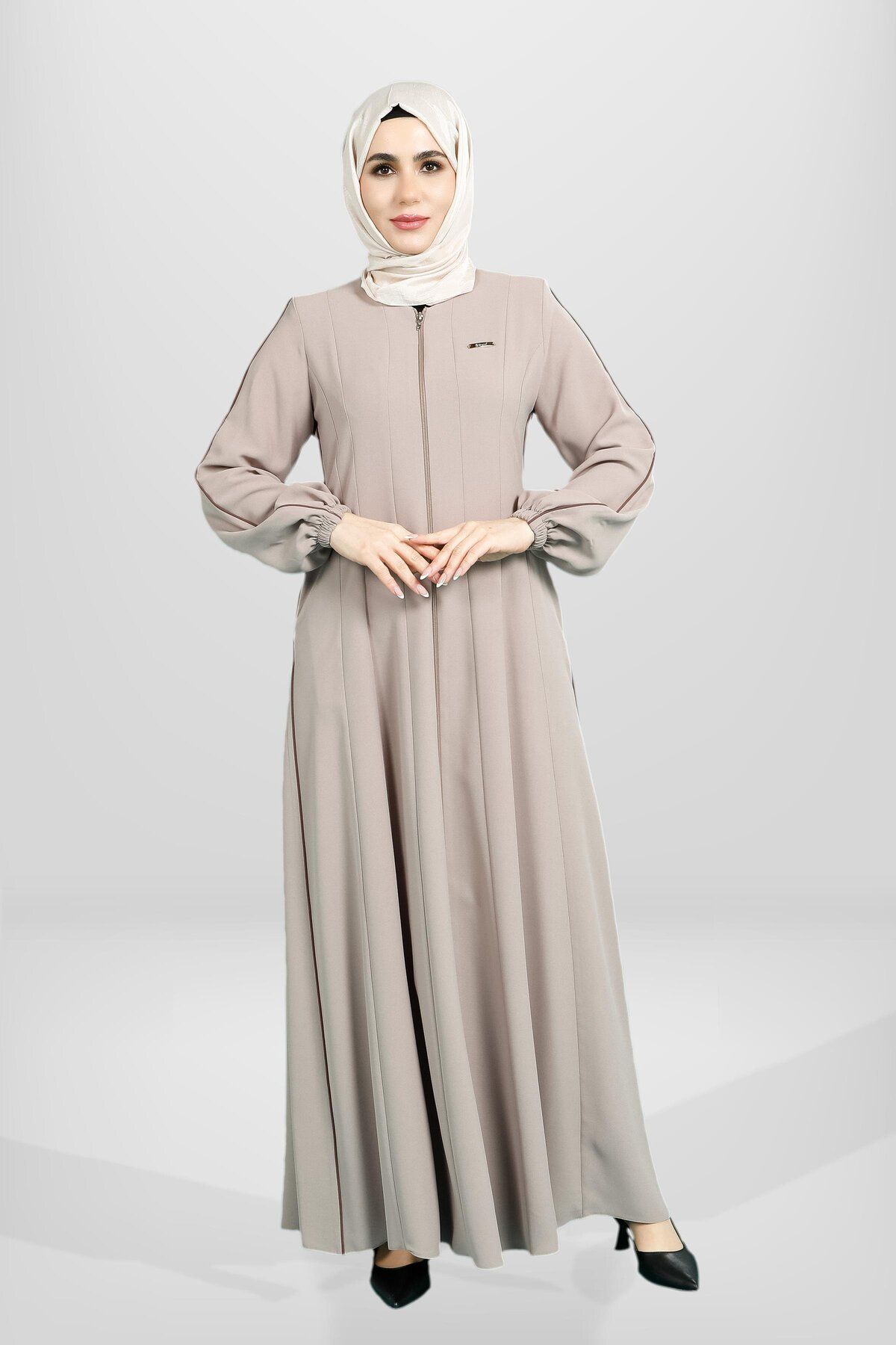 مانتو و عبای پوشیده زنانه ZIPPERED BIYE به تفصیل در کنار جیب با COCOCH CUT BEIGE COLOR FERACE 3902 Beyza