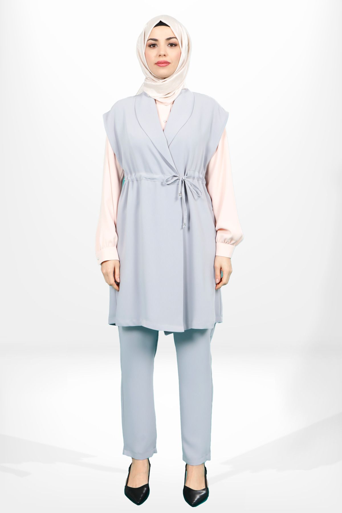 ست بالاپایین پوشیده زنانه مجموعه سه گانه رنگ خاکستری با جلیقه قابل تنظیم کمر 4158 SheFa