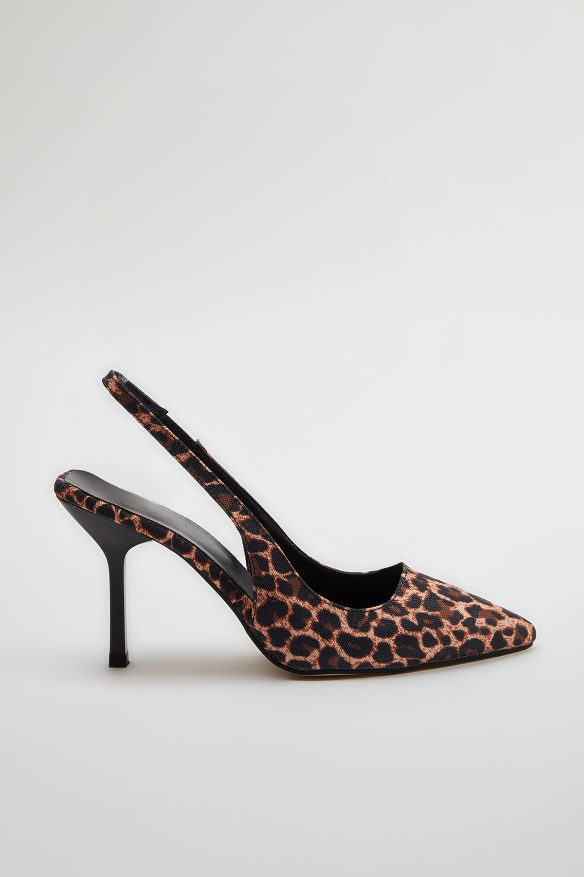 TRENDYOL SHOES-Braune Damenschuhe mit spitzem Zehenbereich und Leopardenmuster TAKSS24TO00018 3