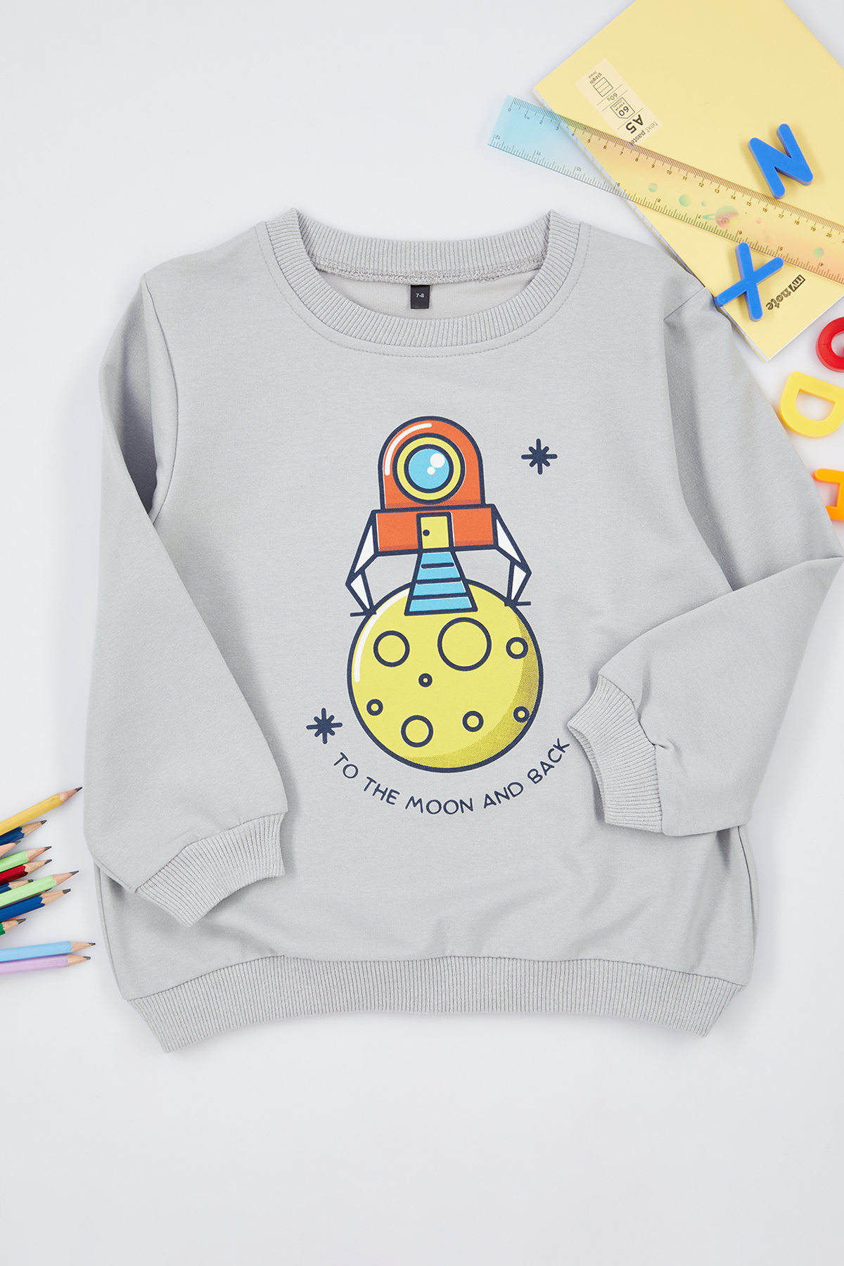 Trendyolmilla Kids Gri Melanj Erkek Çocuk Mevsimlik-İnce Galaktik Desenli Bisiklet Yaka Örme Sweatshirt TKDAW25SW00005
