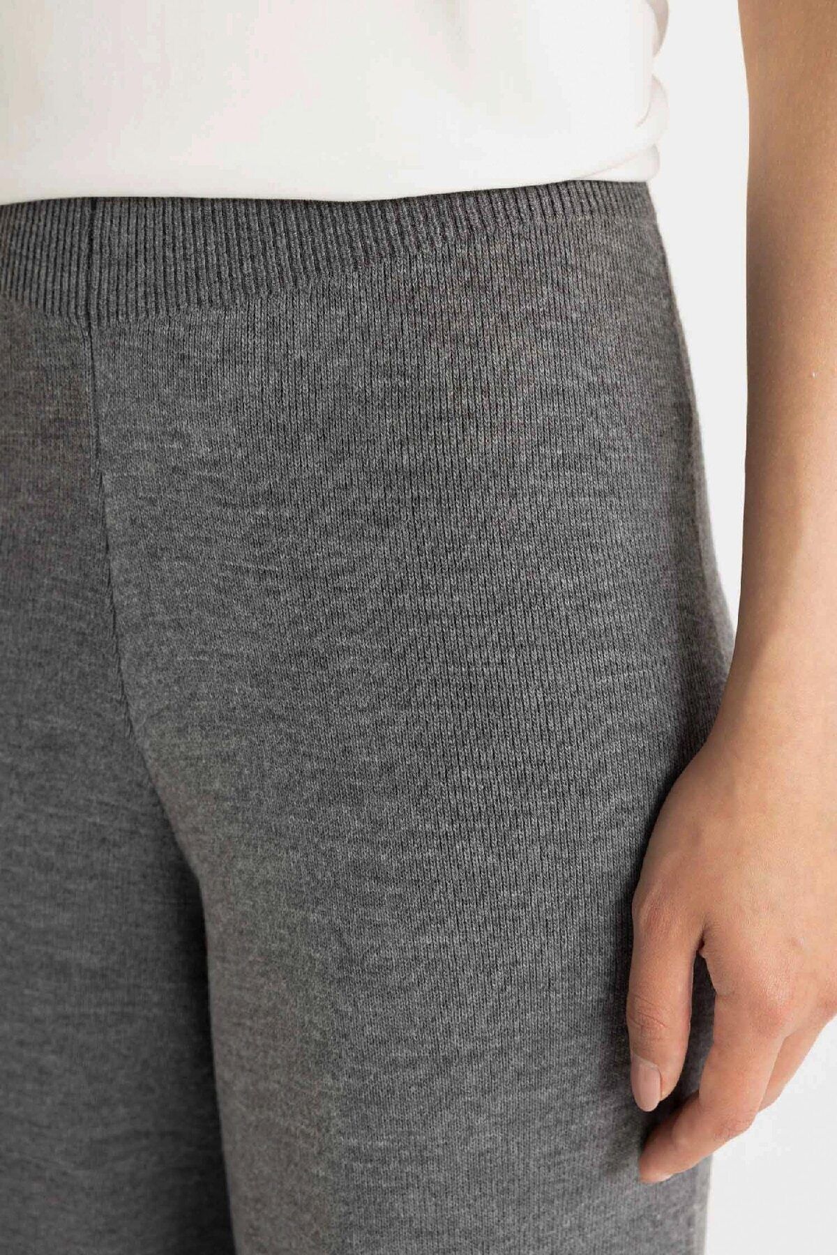 شلوار حجاب زنانه دفاکتو | V0088AZ24AU Defacto - Image 5