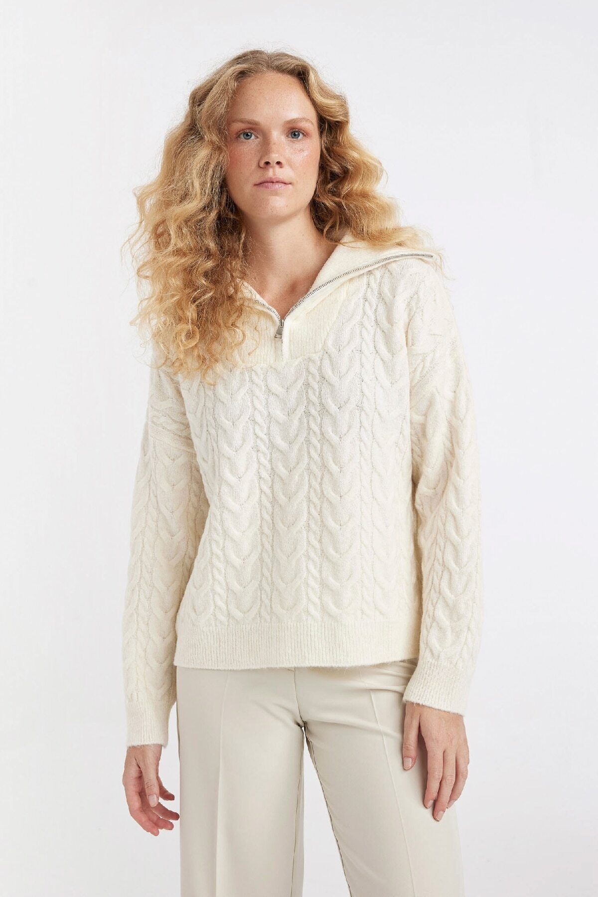 ژاکت یقه زیپی فیت سایز بزرگ