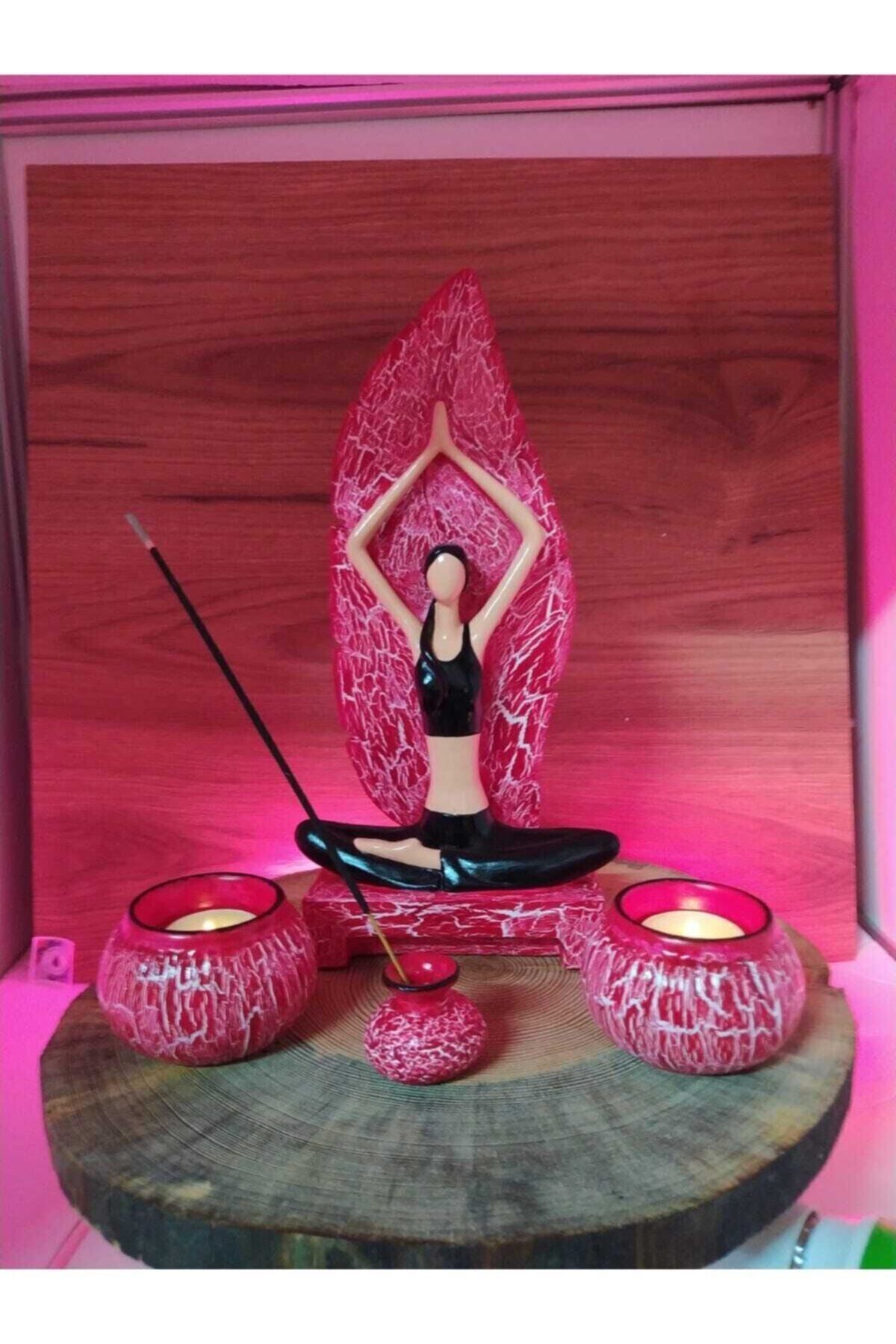 Yoga Yapan Kız Tütsülük Ve Mumluk Dhyykçatlatma 3