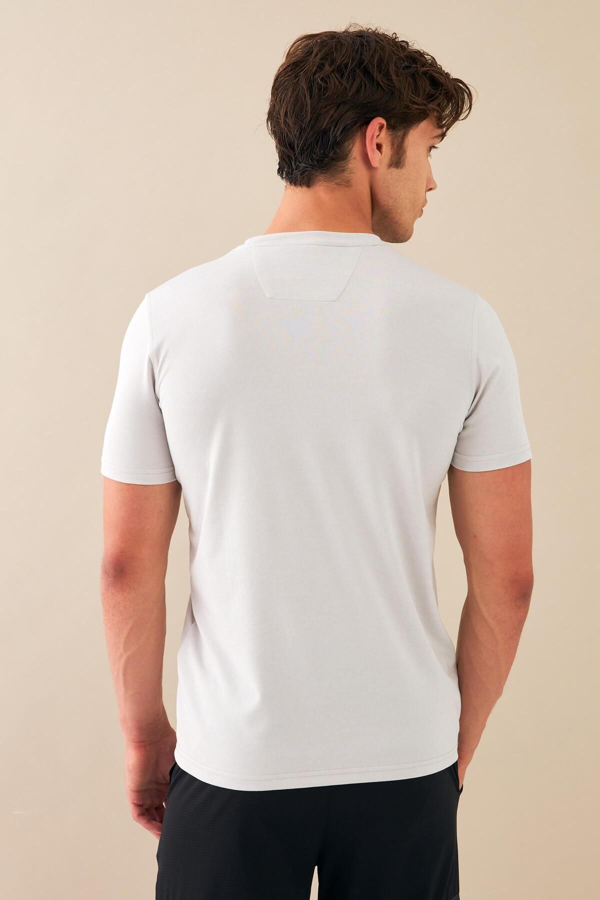 تی شرت ورزشی مردانه پیراهن پنبه ای با رنگ خاکستری صفر پارچه MERSEIZED SLIMFIT T0095 Escetic