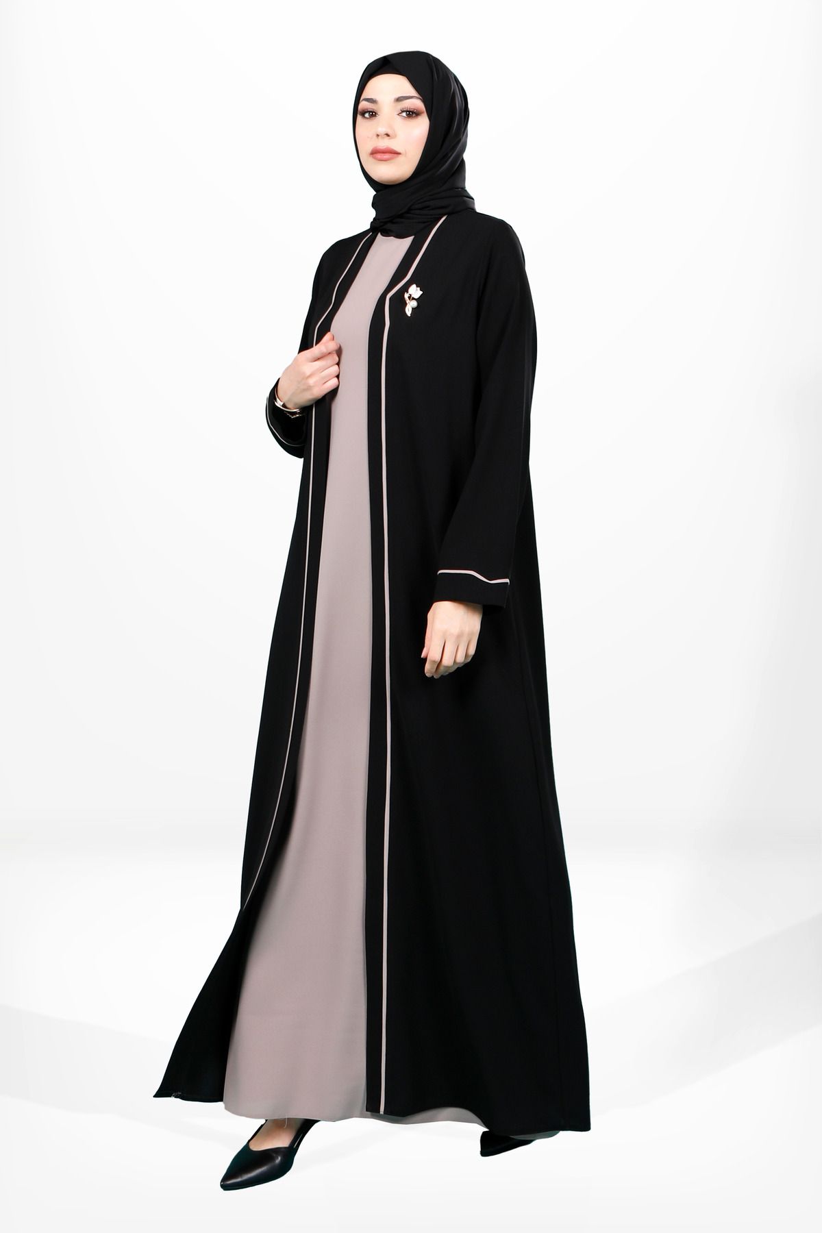 مانتو و عبای پوشیده زنانه آهنگ های تفصیلی BROOCH رنگ سیاه باینری ABAYA 3983 Beyza