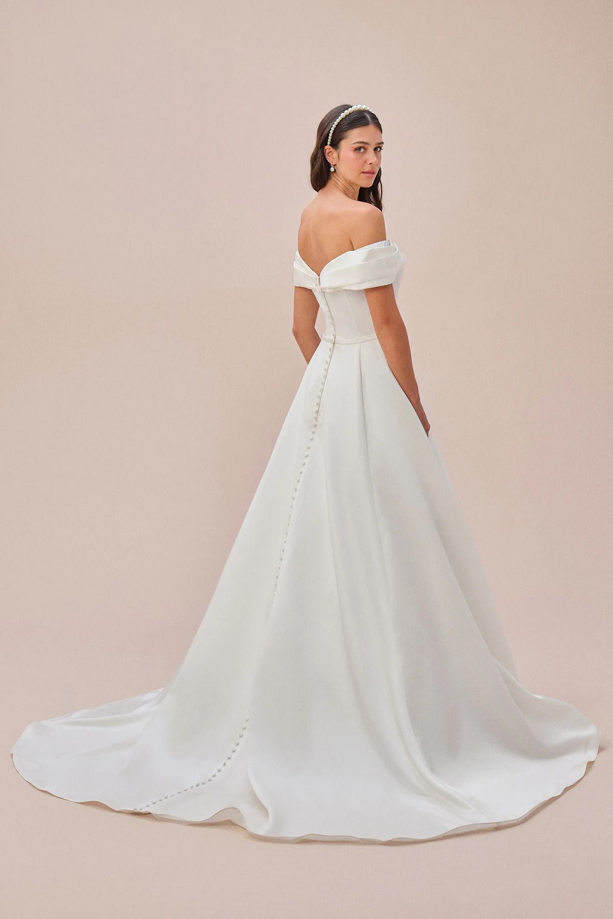 robe de mariée a line en tissu satiné à épaules basses 4xlwpd32455