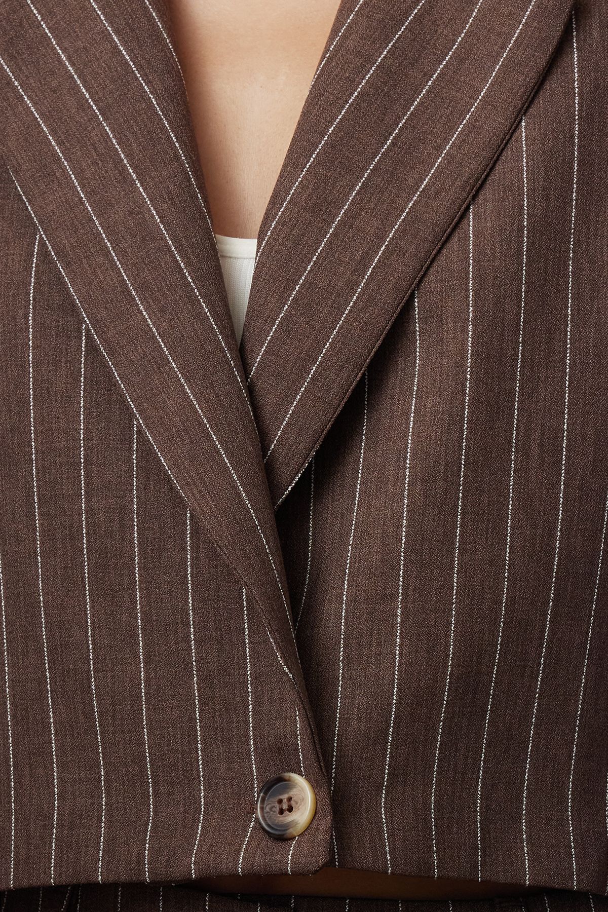 Trendyol Collection-Barna csíkos Regular Crop blézerkabát - TWOSS23BC00029 3