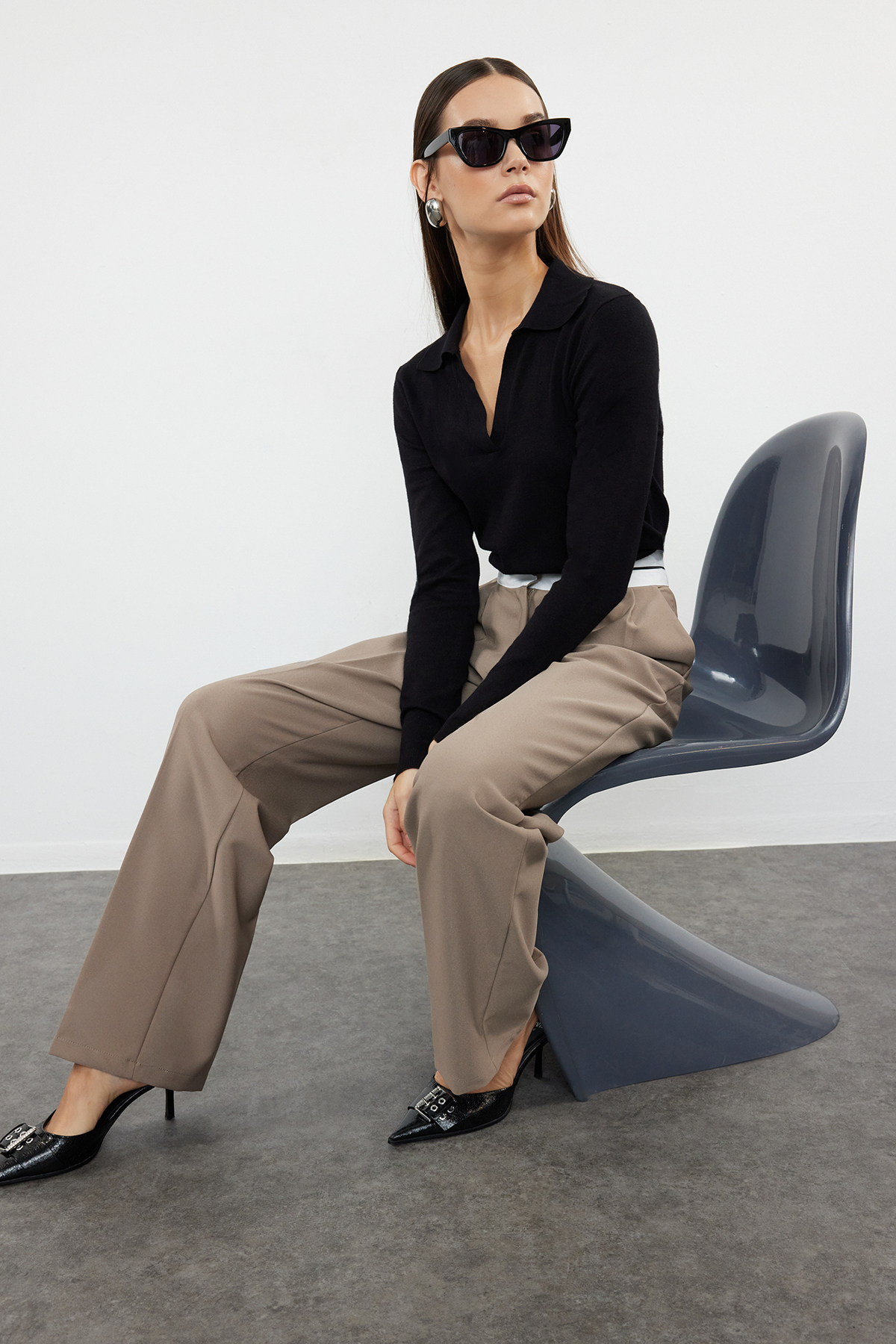 Trendyol Collection Brązowe szerokie nogawki, wysoki pas, spodnie z tkaniny t...