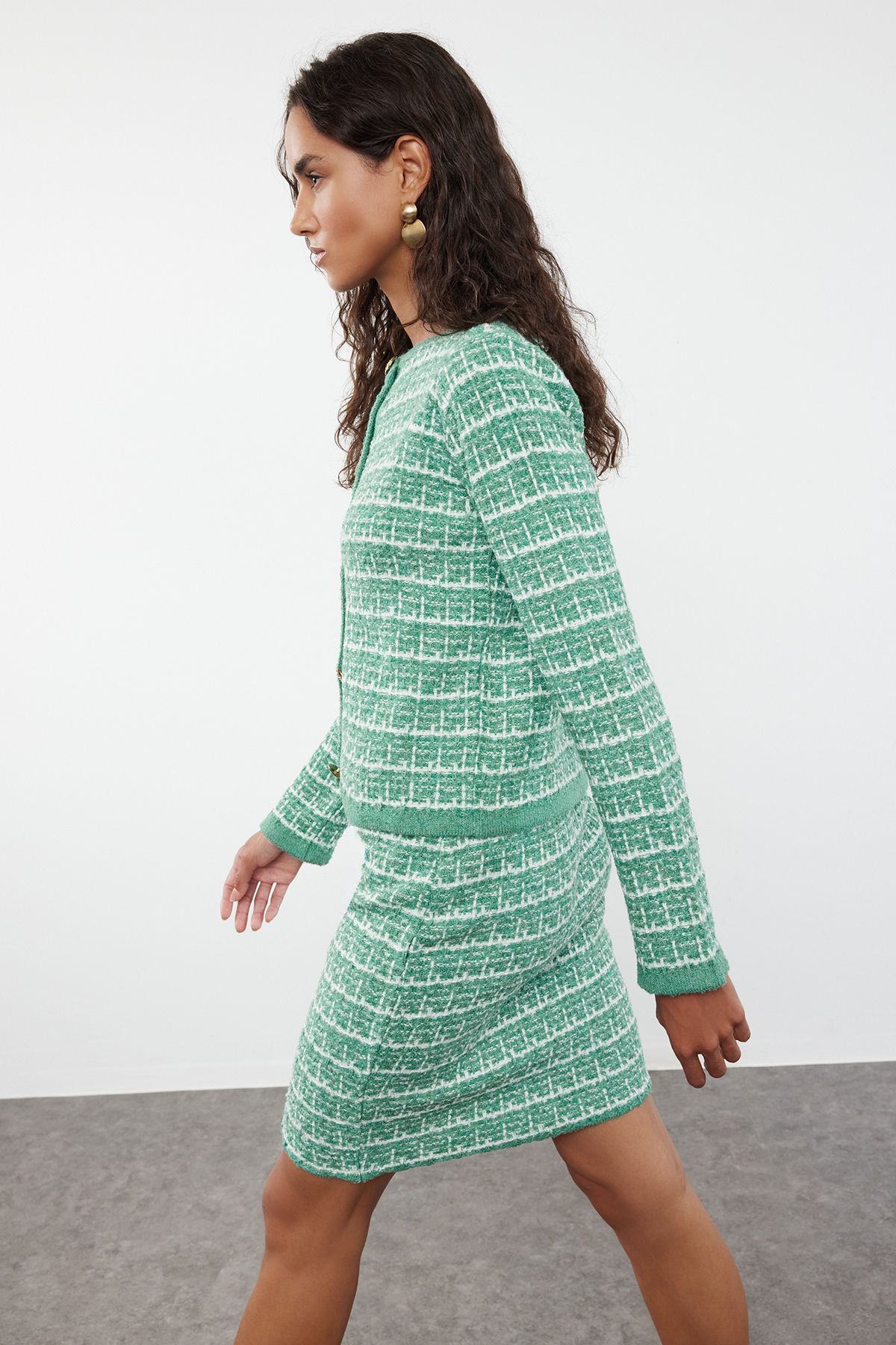 Trendyol Collection-Set de cardigan și fustă din tricotaje mentă cu textura moale - Detaliu de tricotat TWOAW24AU00001 2