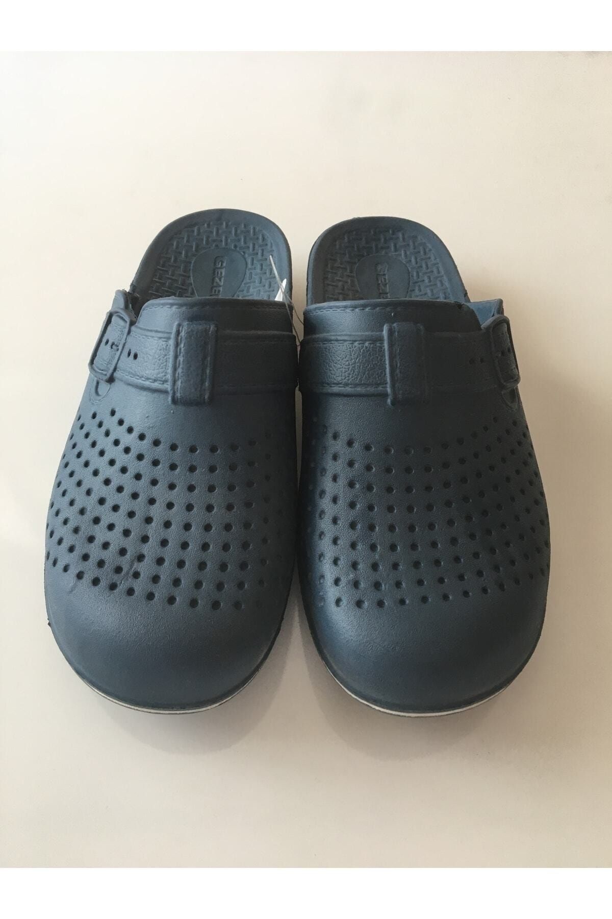 Gezer Closed Toe Bath Slippers