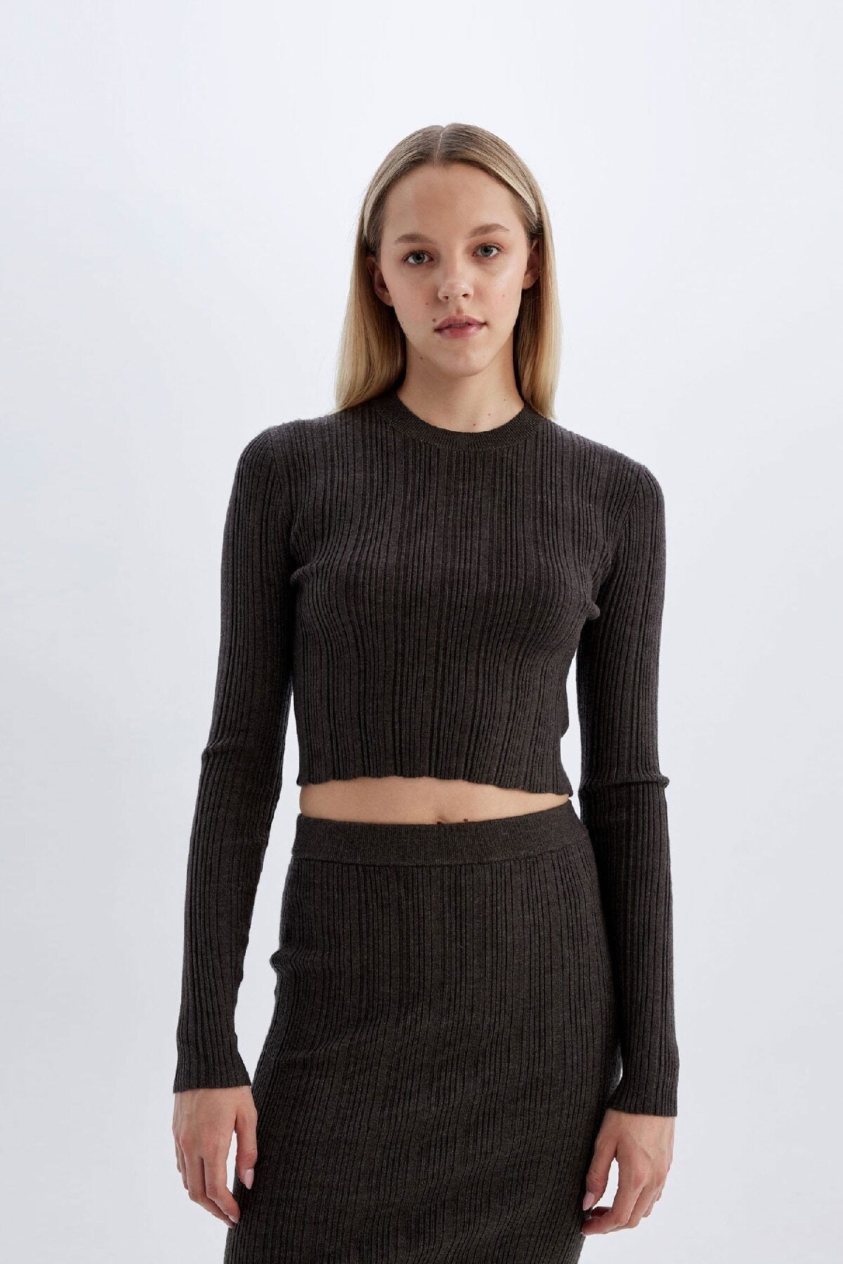 ژاکت بافتنی یقه اسلیم فیت