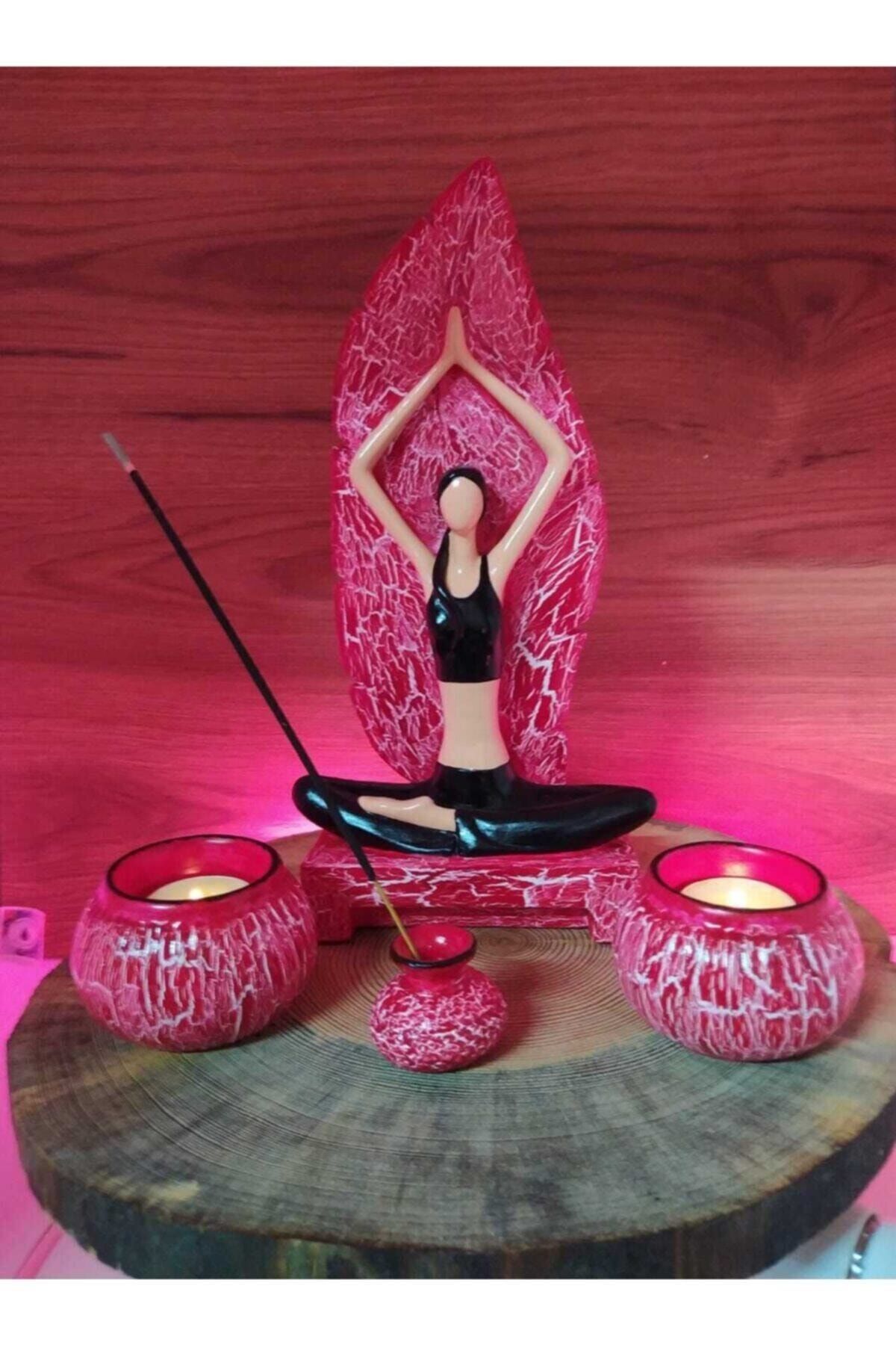 Yoga Yapan Kız Tütsülük Ve Mumluk Dhyykçatlatma 3