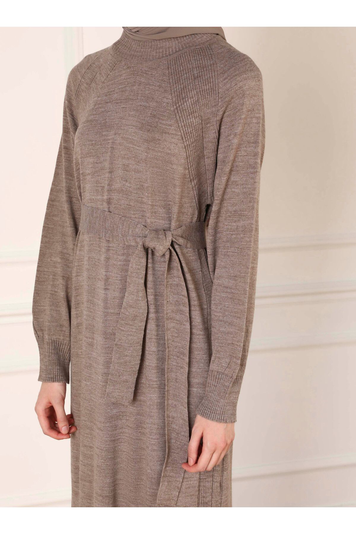 Refka-Gürtel Detaillierte Reglan Ärmel Strick Hijab Kleid - Nerz - Refka 4